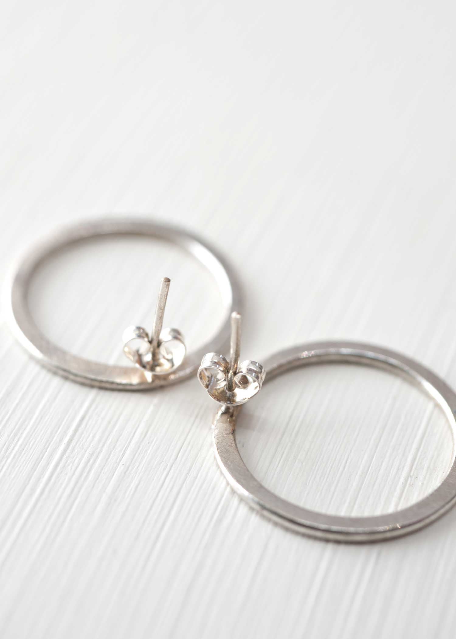 ラフサークル スタッズピアス