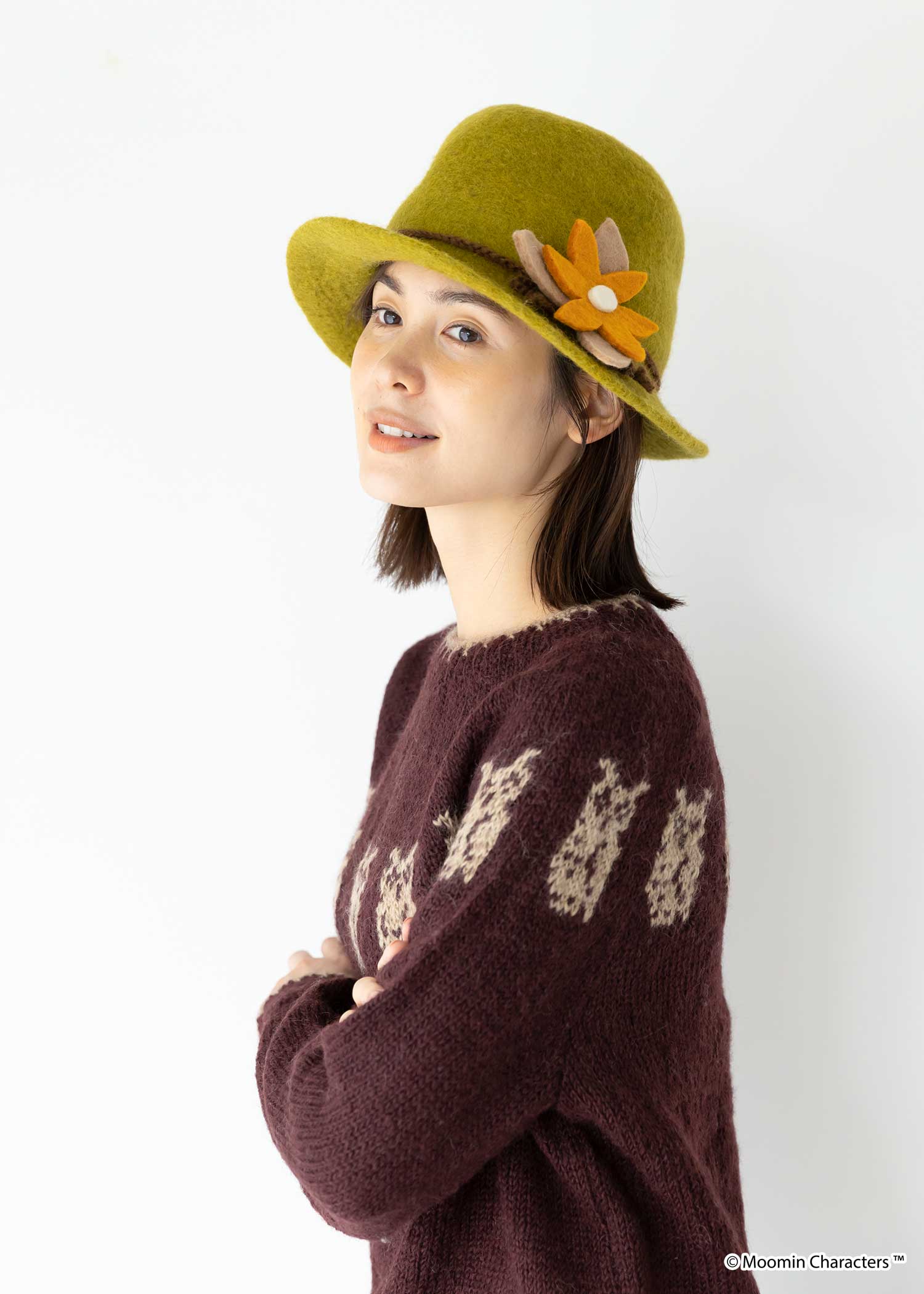 ムーミン 手刺繍スナフキンのフェルトハット・フラワーモチーフつき