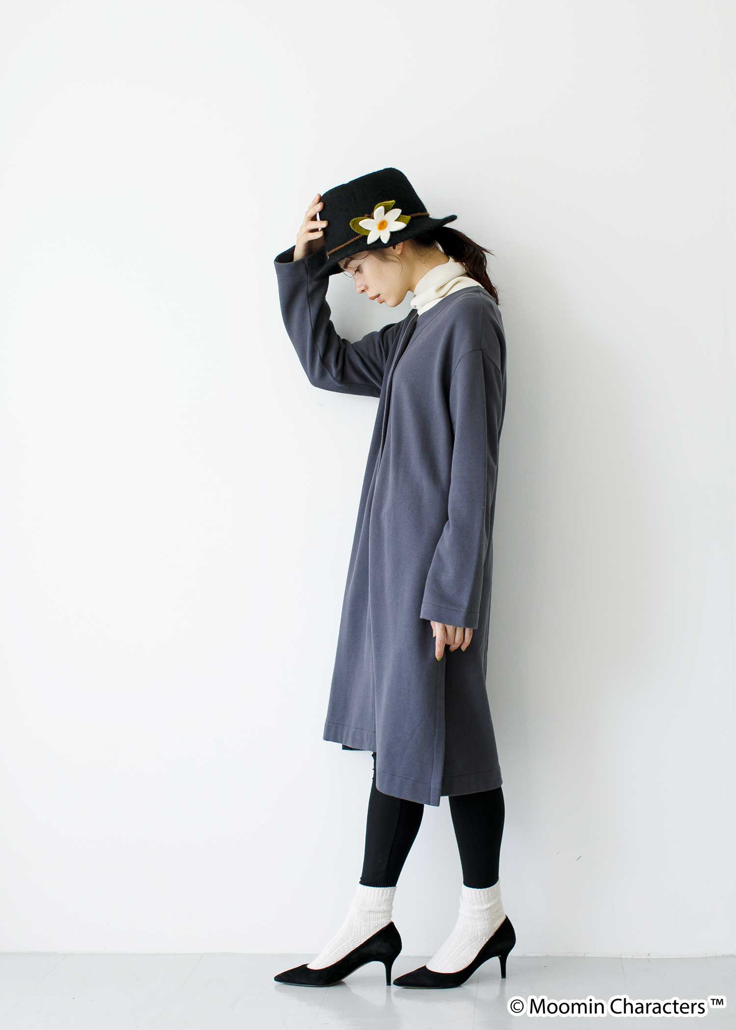 ムーミン 手刺繍スナフキンのフェルトハット・フラワーモチーフつき