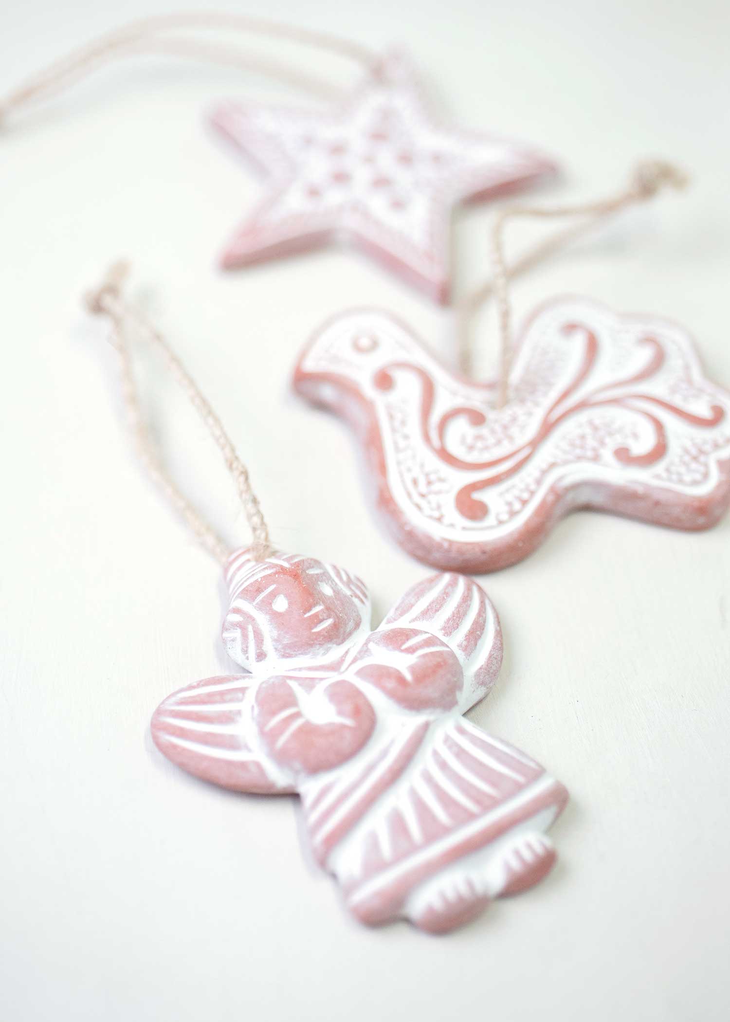 テラコッタのクリスマスオーナメント エンジェル