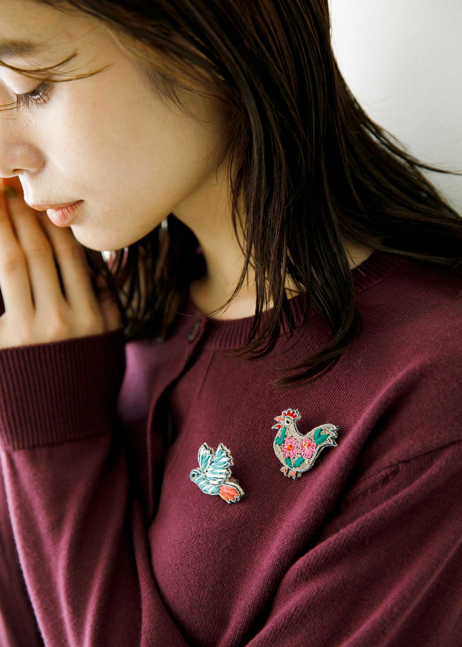 手刺繍バードブローチ