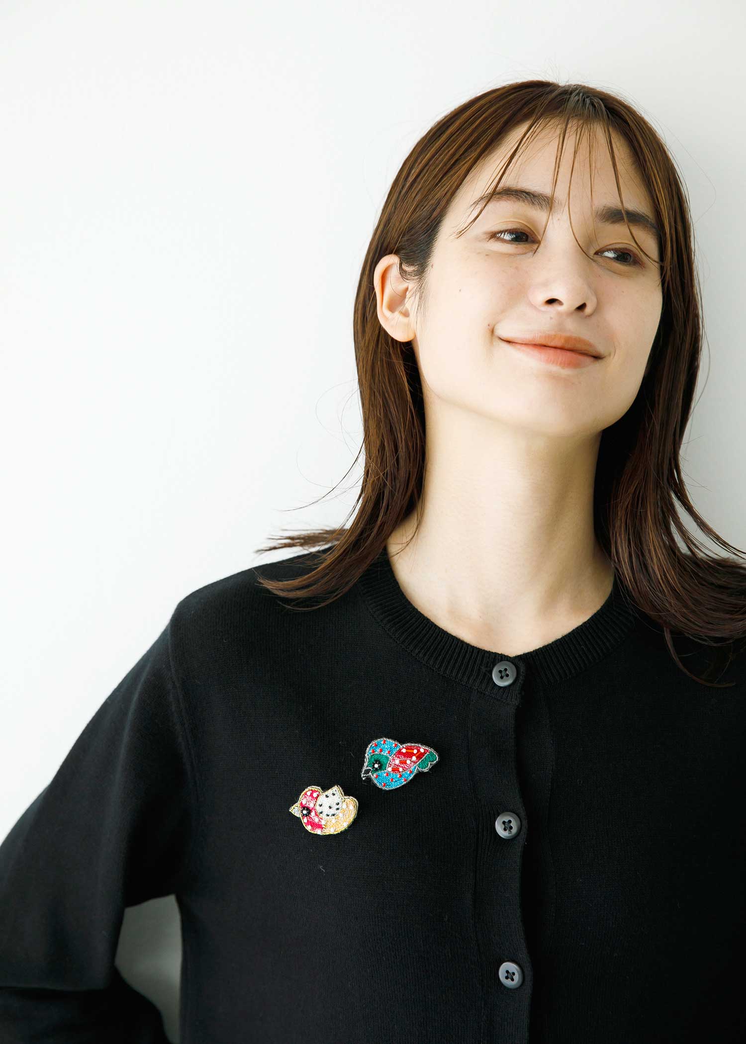手刺繍バードブローチ