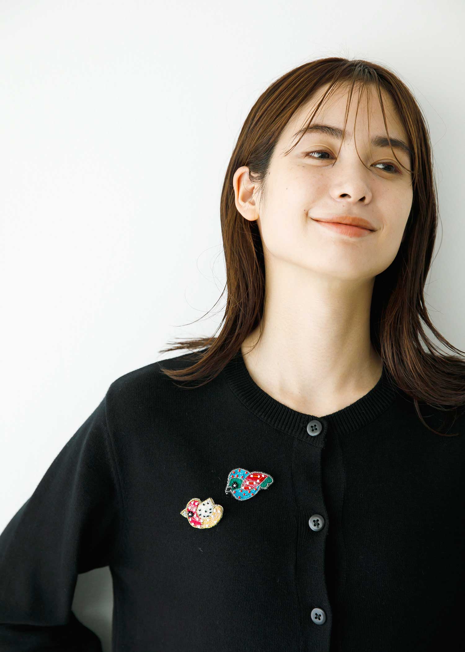 手刺繍バードブローチ