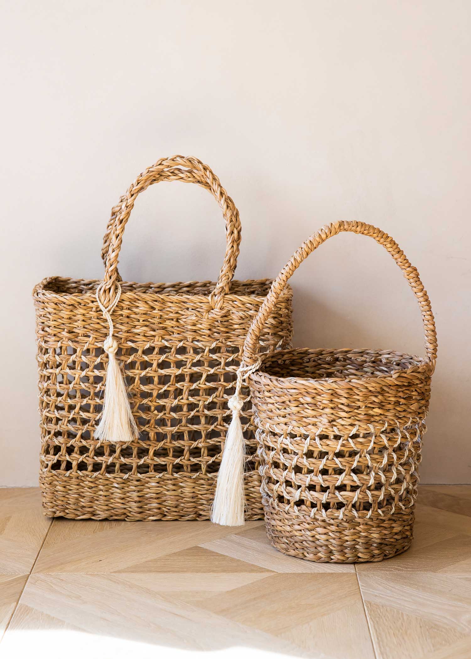 ホグラのジュートタッセルつきかごバッグ スクエア