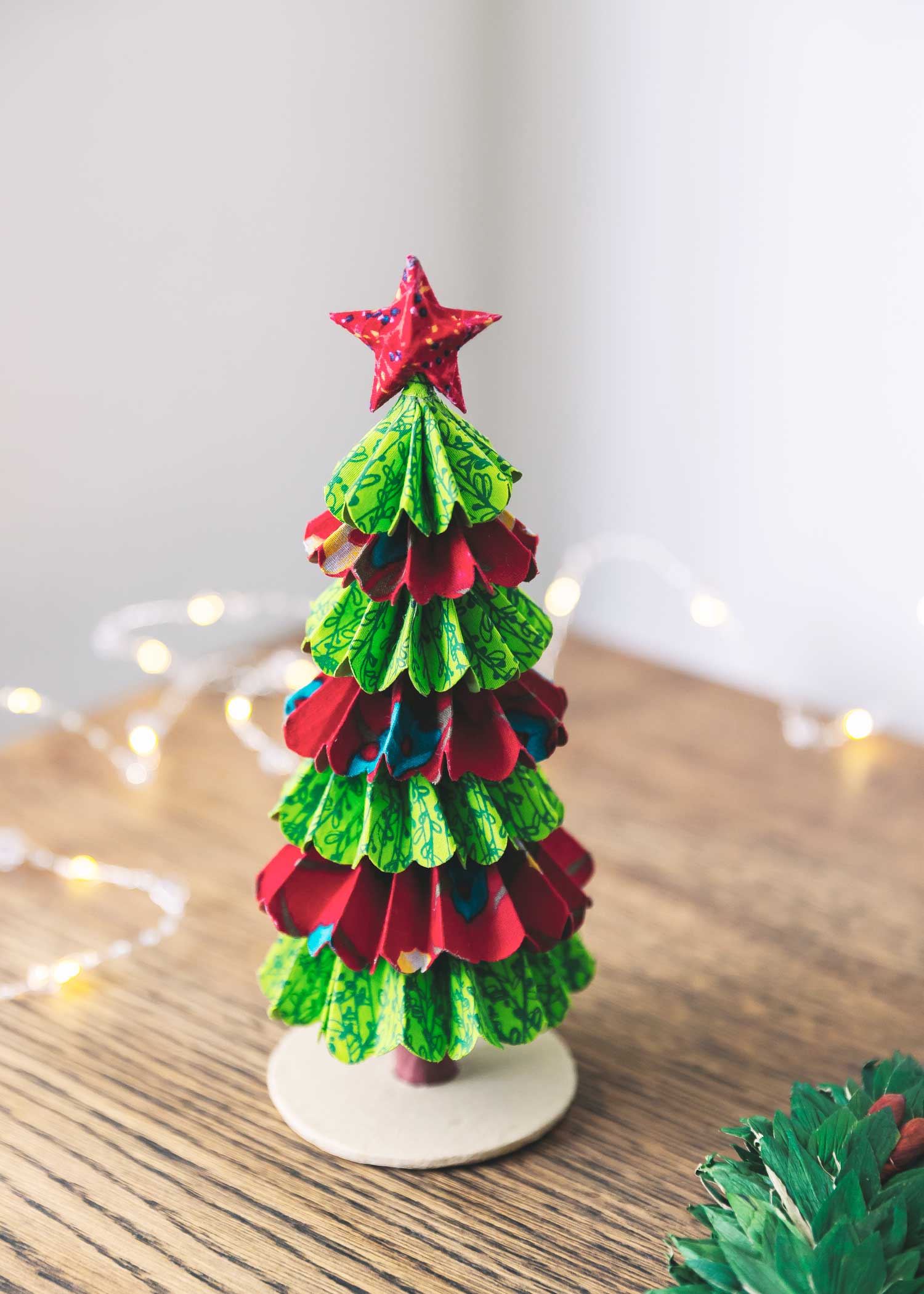 手漉き紙のクリスマスツリー