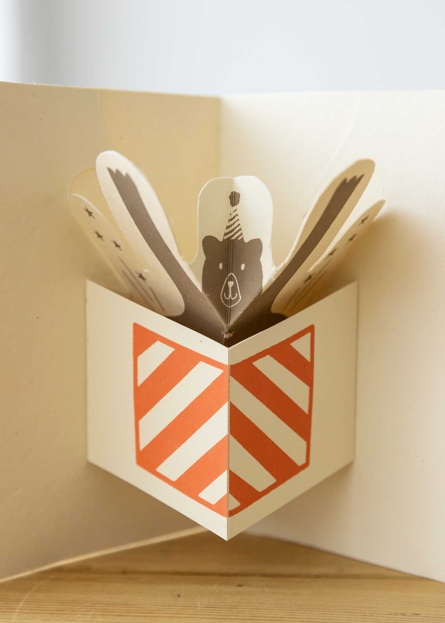 手漉き紙のポップアップカード クマ