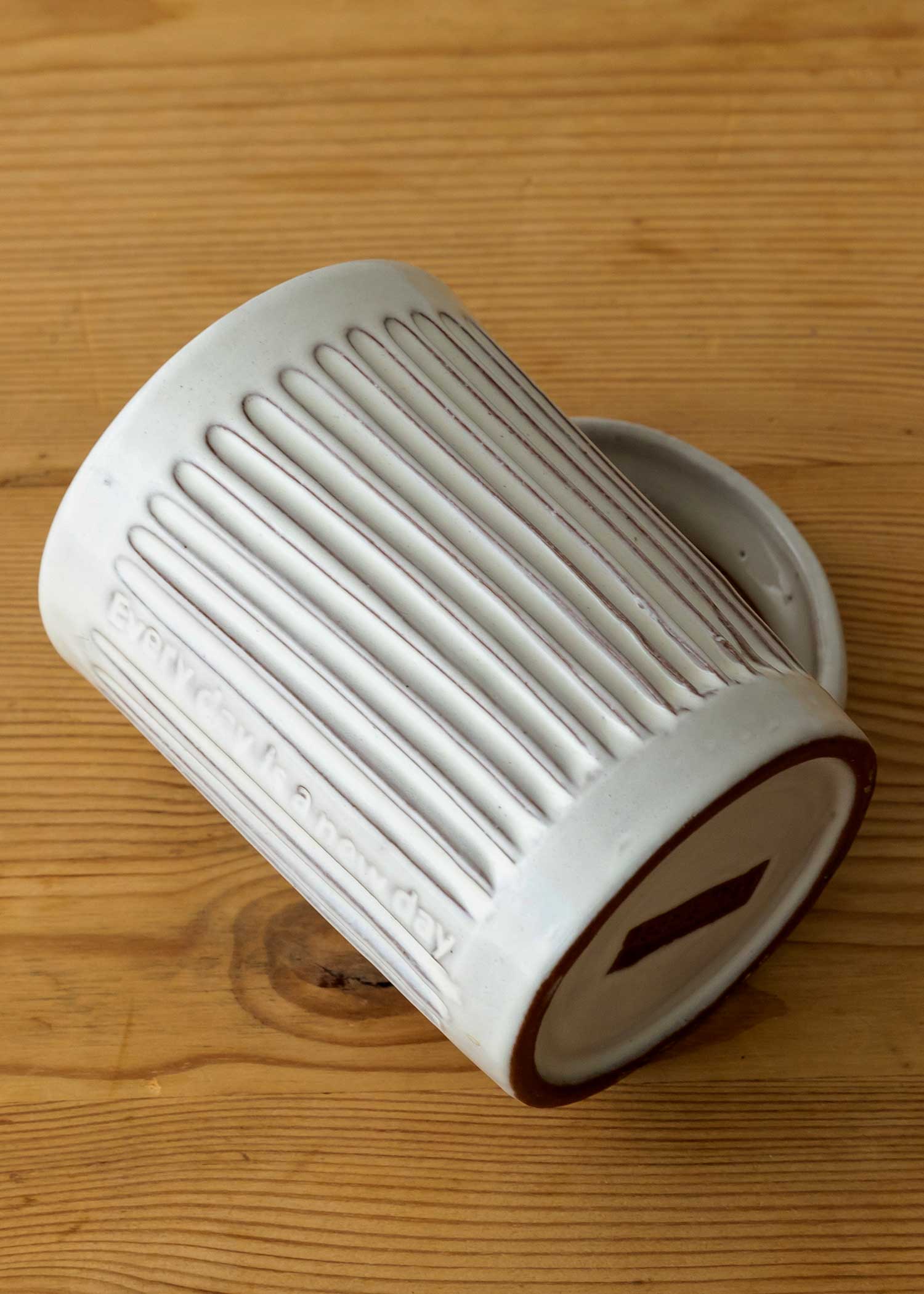 陶器のマグカップ・ラージサイズ