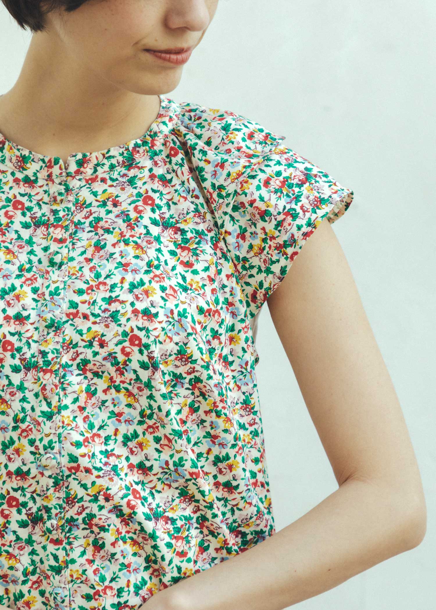 V&Aオーガニックコットンサテンフリルドレス