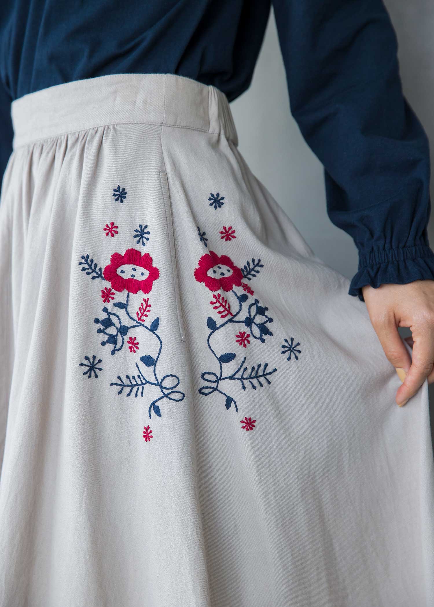 手織りオーガニックコットンフラワー手刺繍フレアスカート