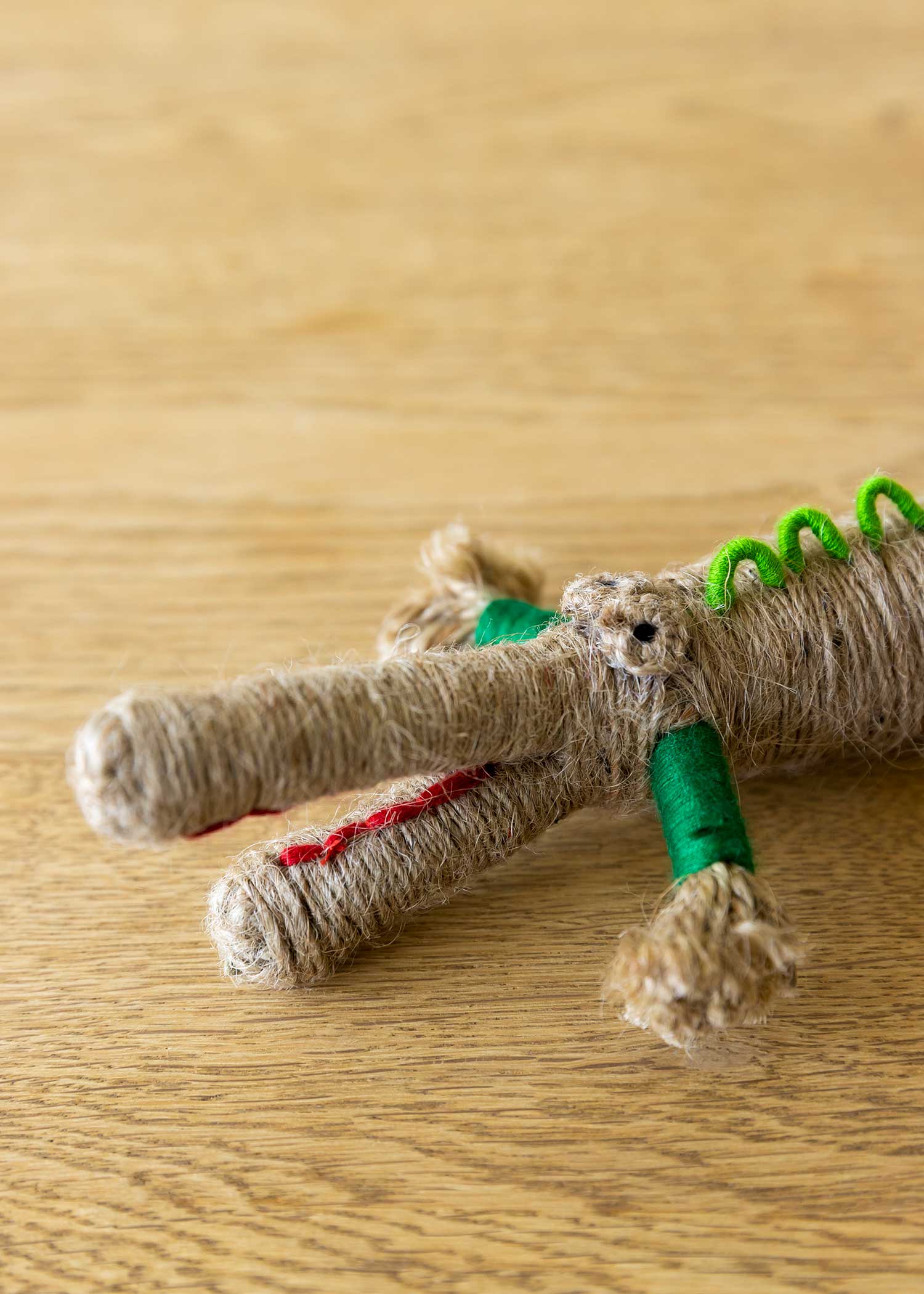 ジュートのカラフルワニ