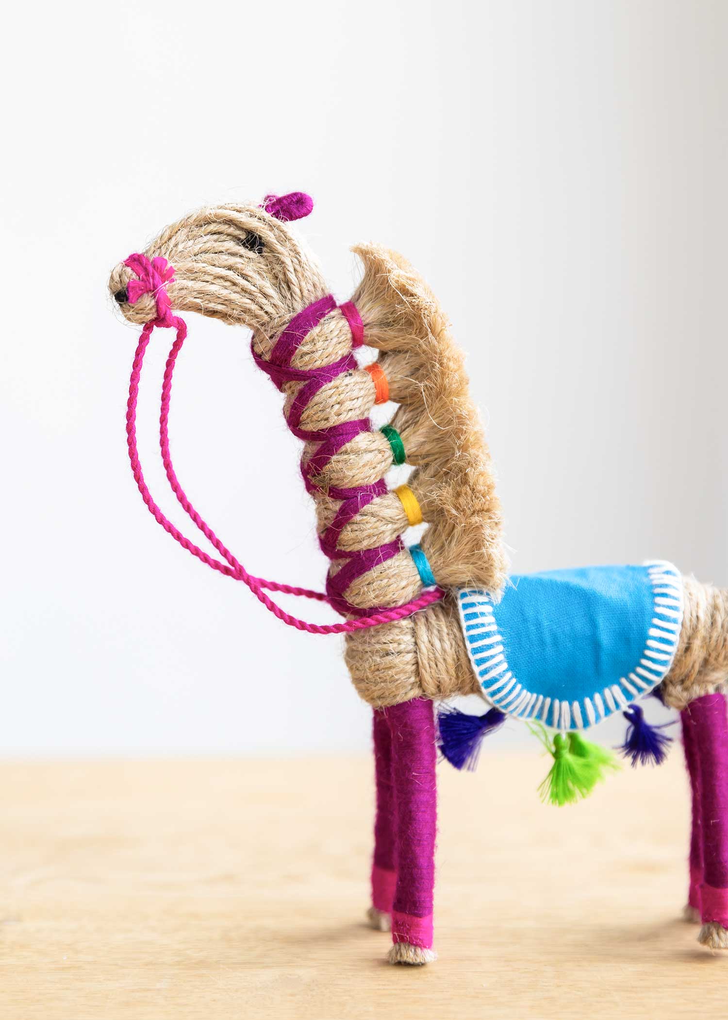 ジュートのカラフルウマ