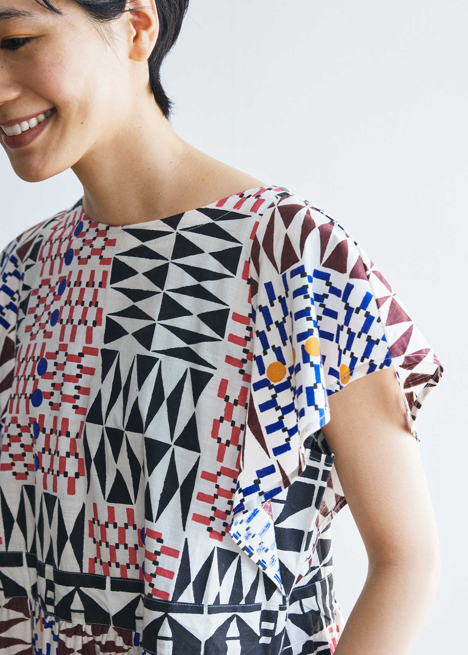 コットンスラブジオメトリック柄ブロッキングワンピース