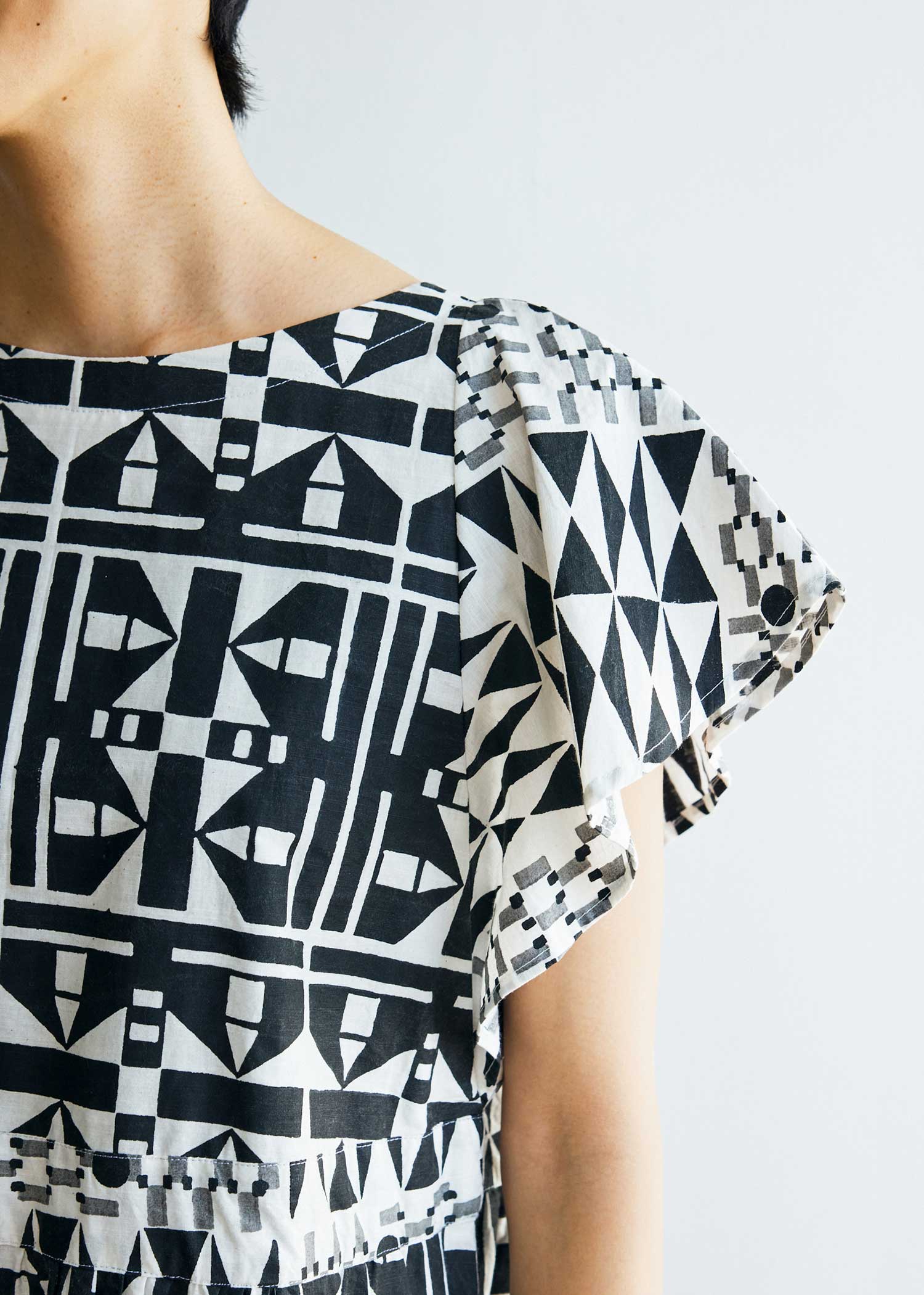 コットンスラブジオメトリック柄ブロッキングワンピース