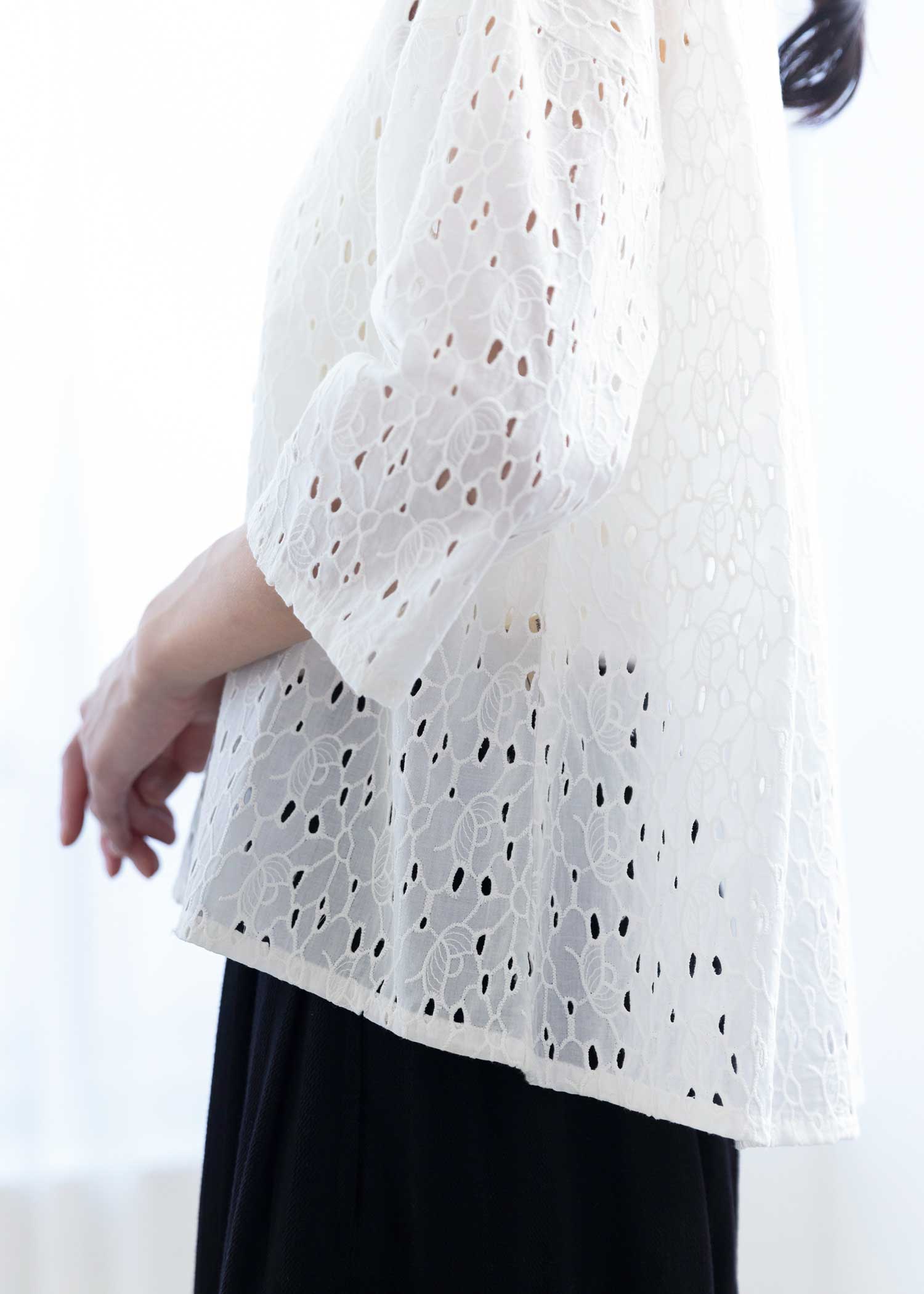 刺繍レースフロントオープンブラウス
