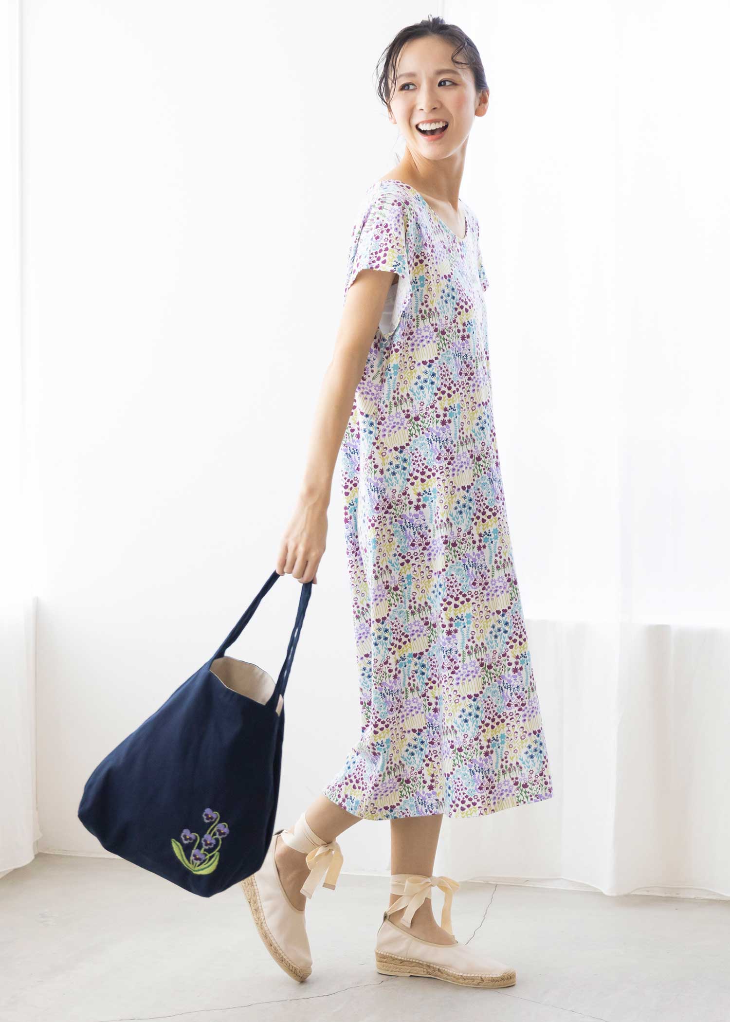 手刺繍アジャスタブルバッグ