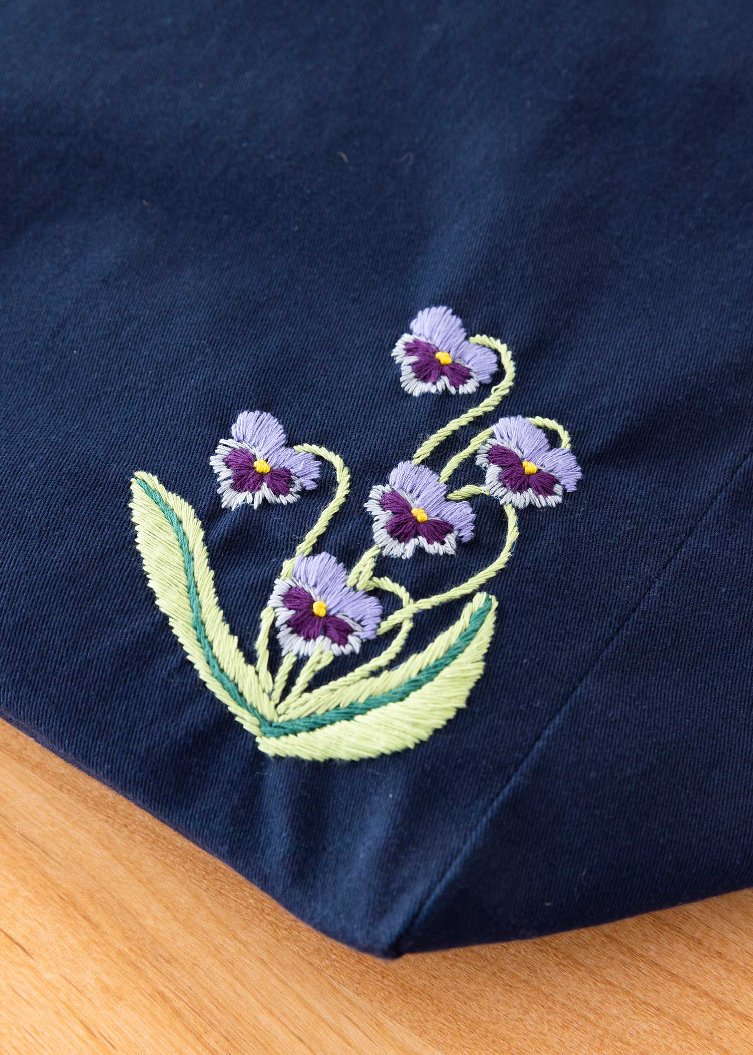 手刺繍アジャスタブルバッグ