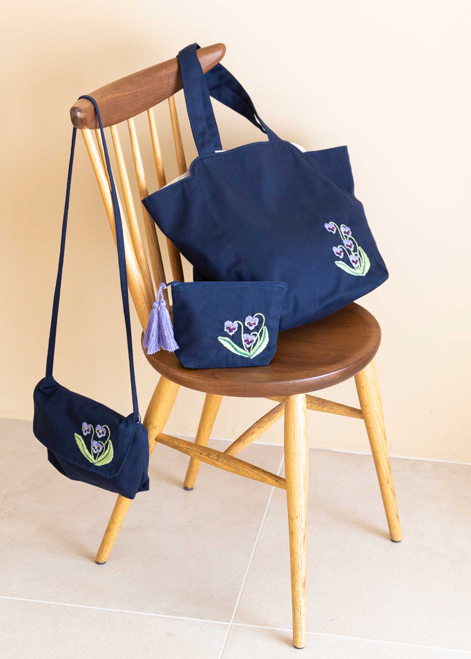 手刺繍アジャスタブルバッグ