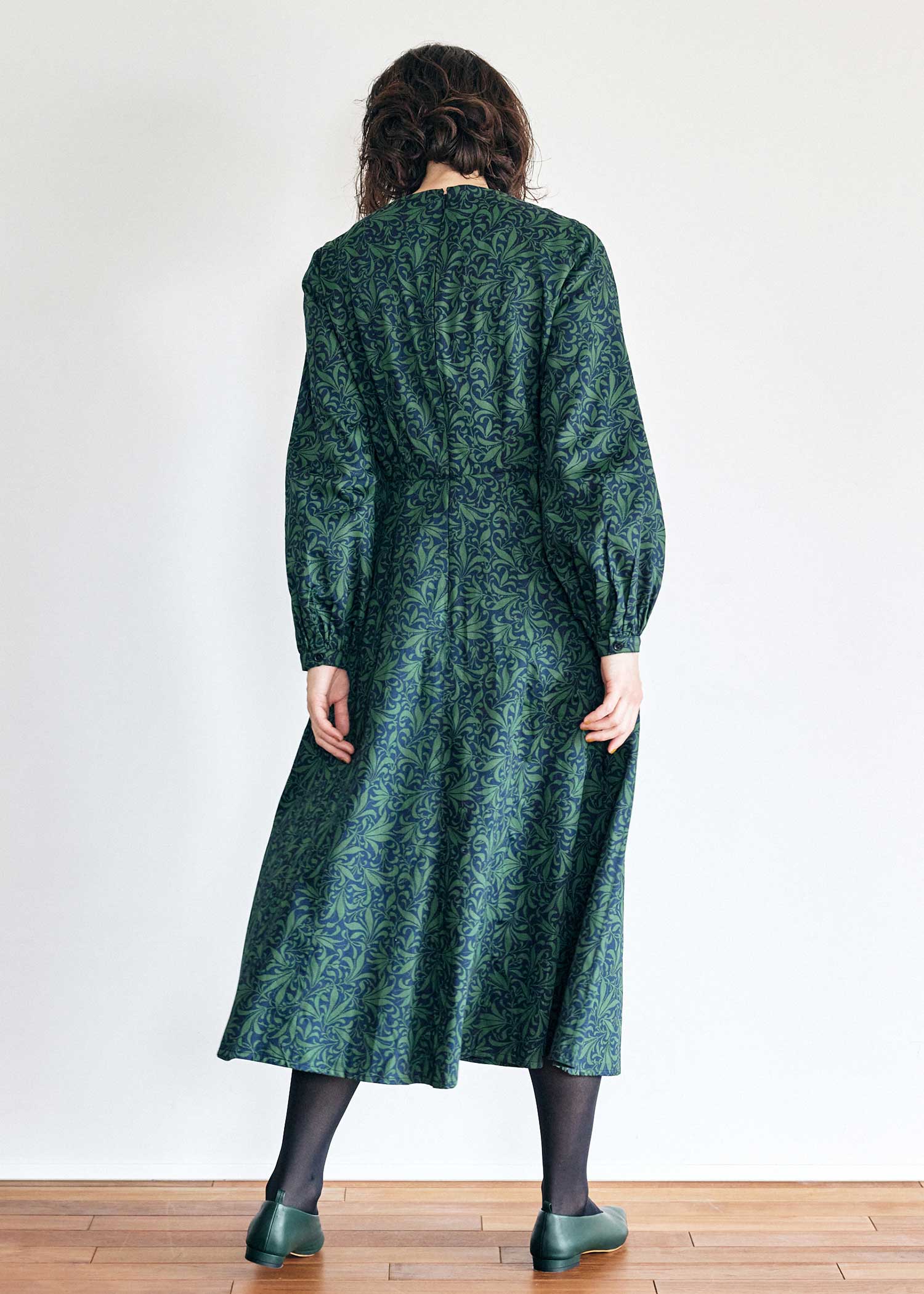 V&A オーガニックコットンリーフ柄ワンピース