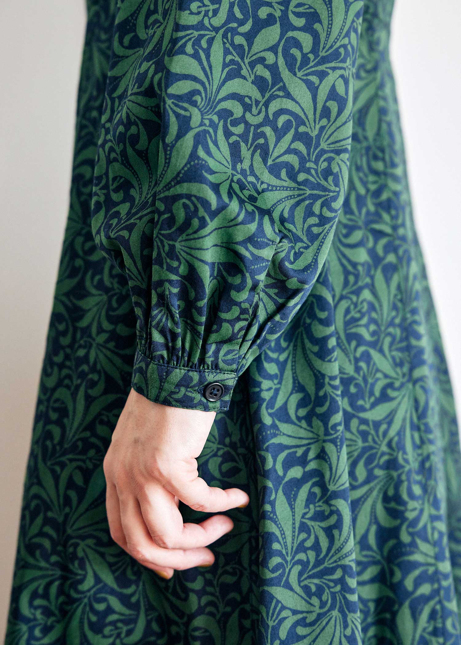 V&A オーガニックコットンリーフ柄ワンピース