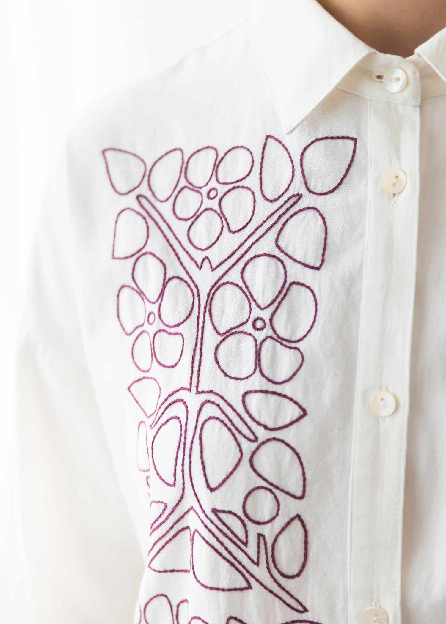 V&A 手織りオーガニックコットンコレット柄手刺繍ブラウス