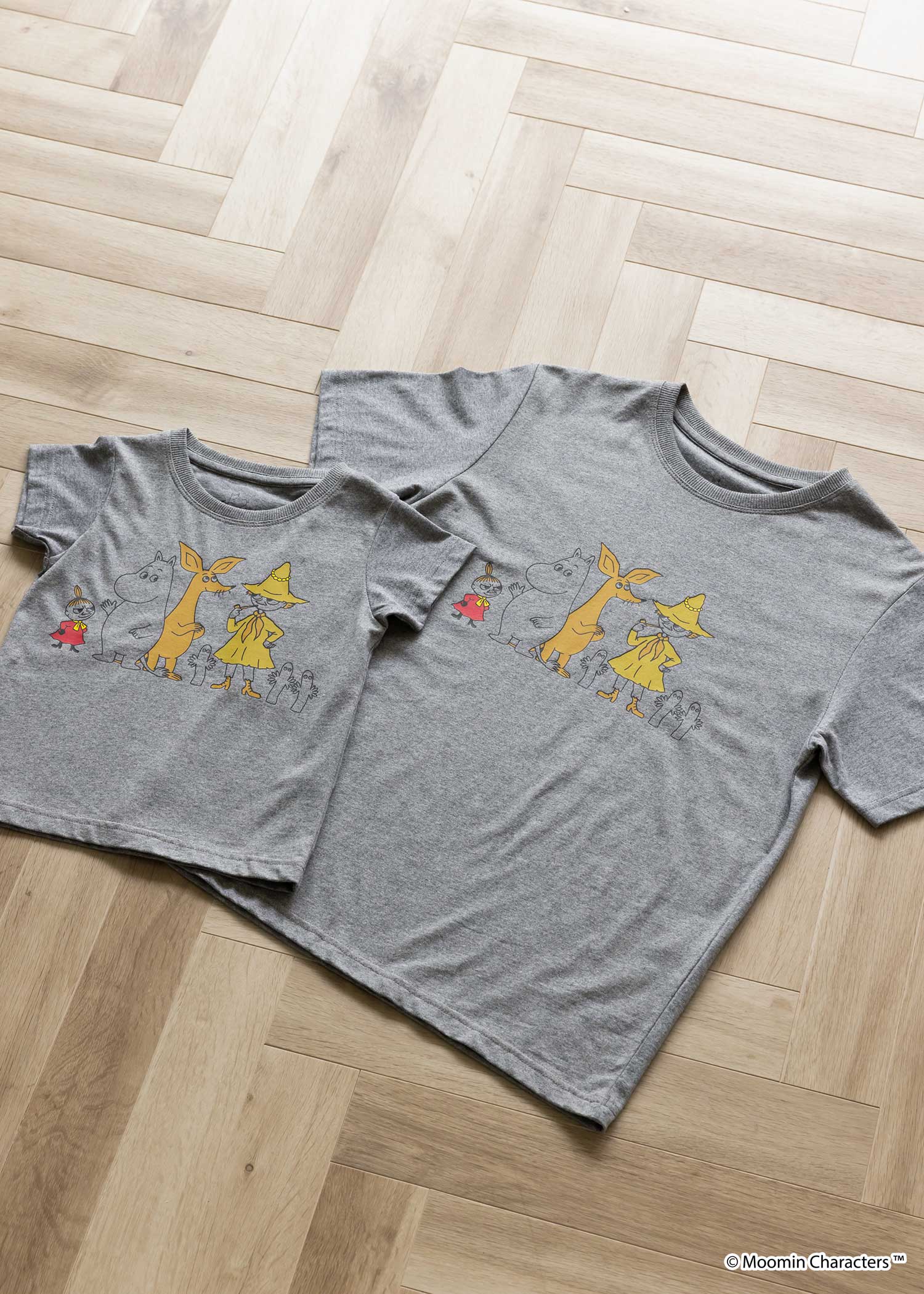 ムーミン オーガニックコットンユニセックスTシャツ・仲間と一緒に