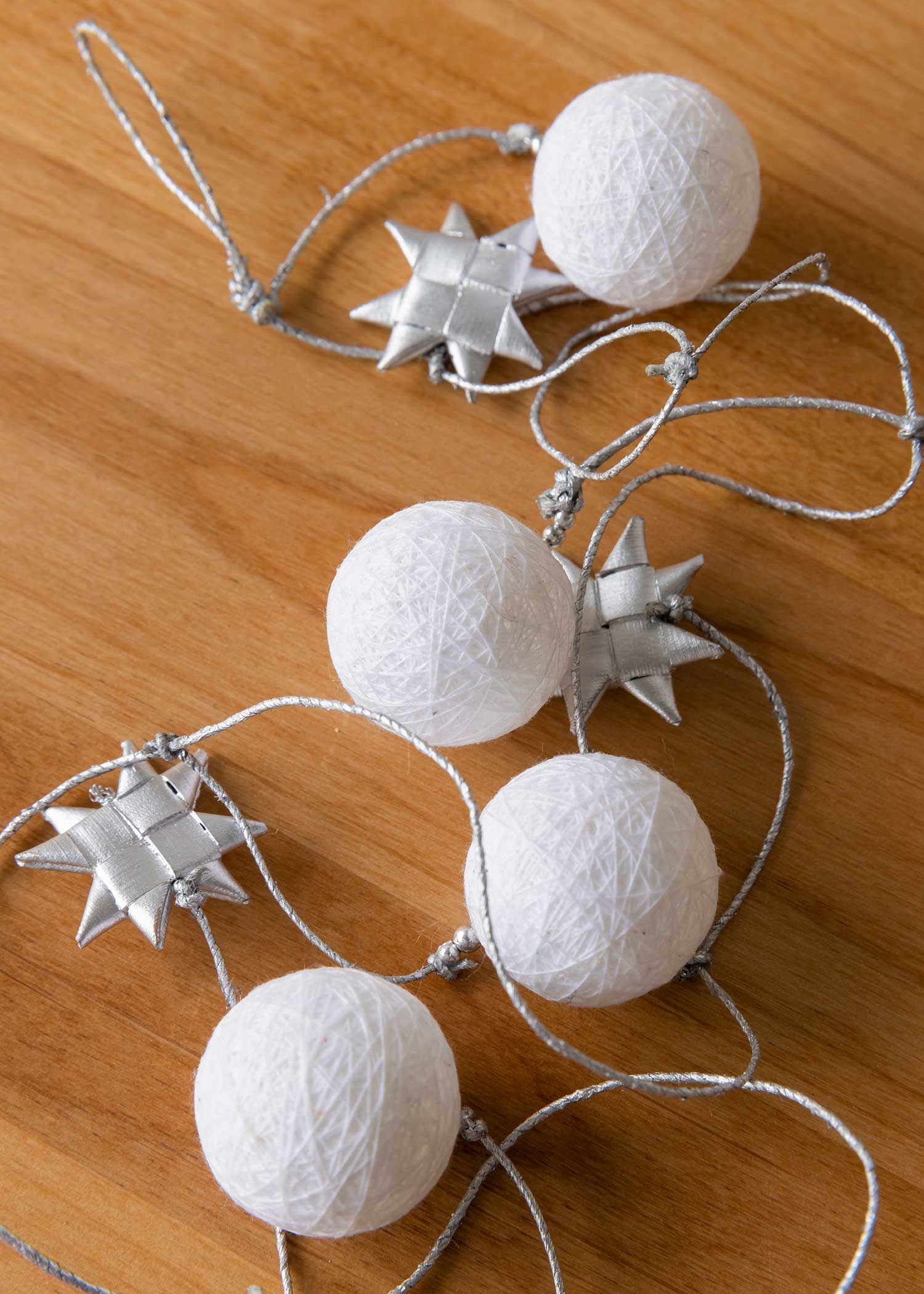 コットンボール&パームリーフガーランド