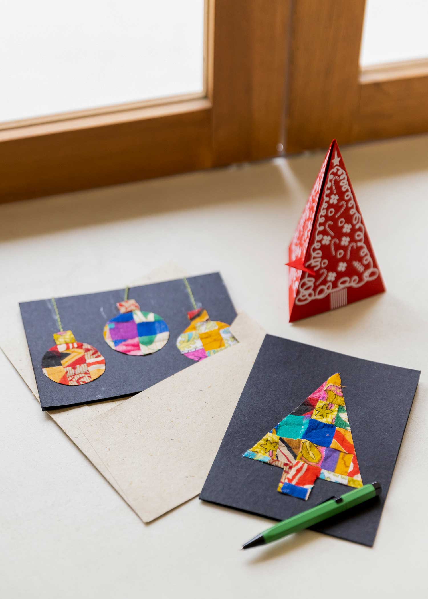 手漉き紙の組み立てクリスマスツリーカード