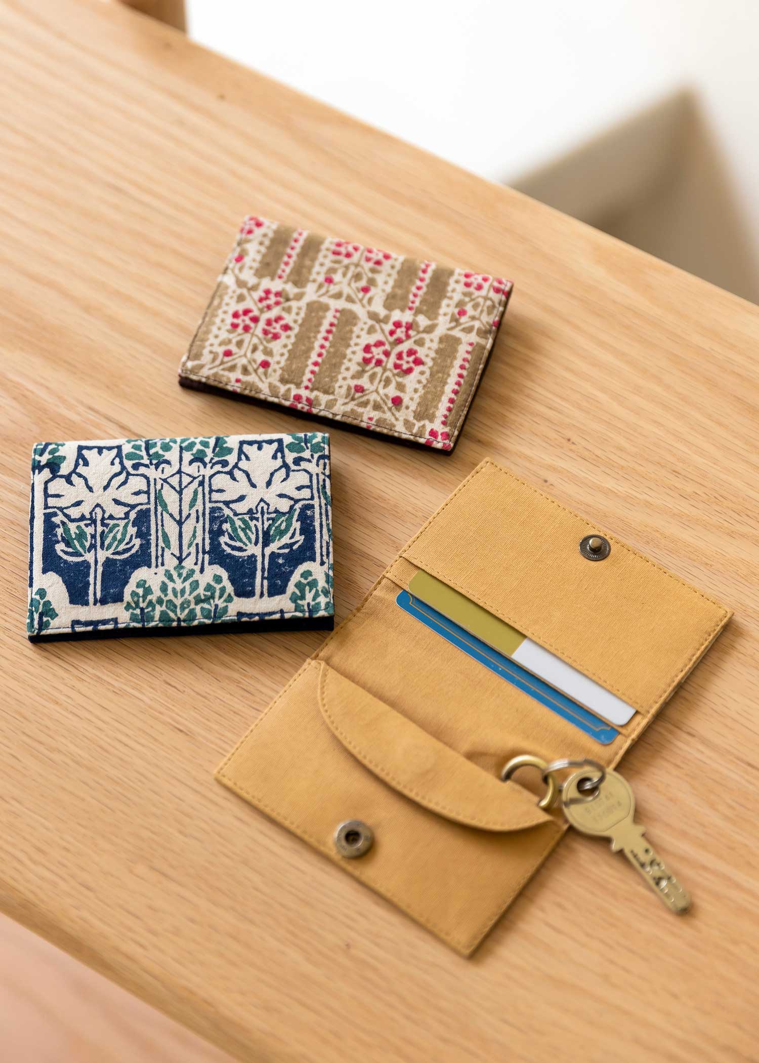 V&A ブロックプリントコットンカードケース ニニ柄