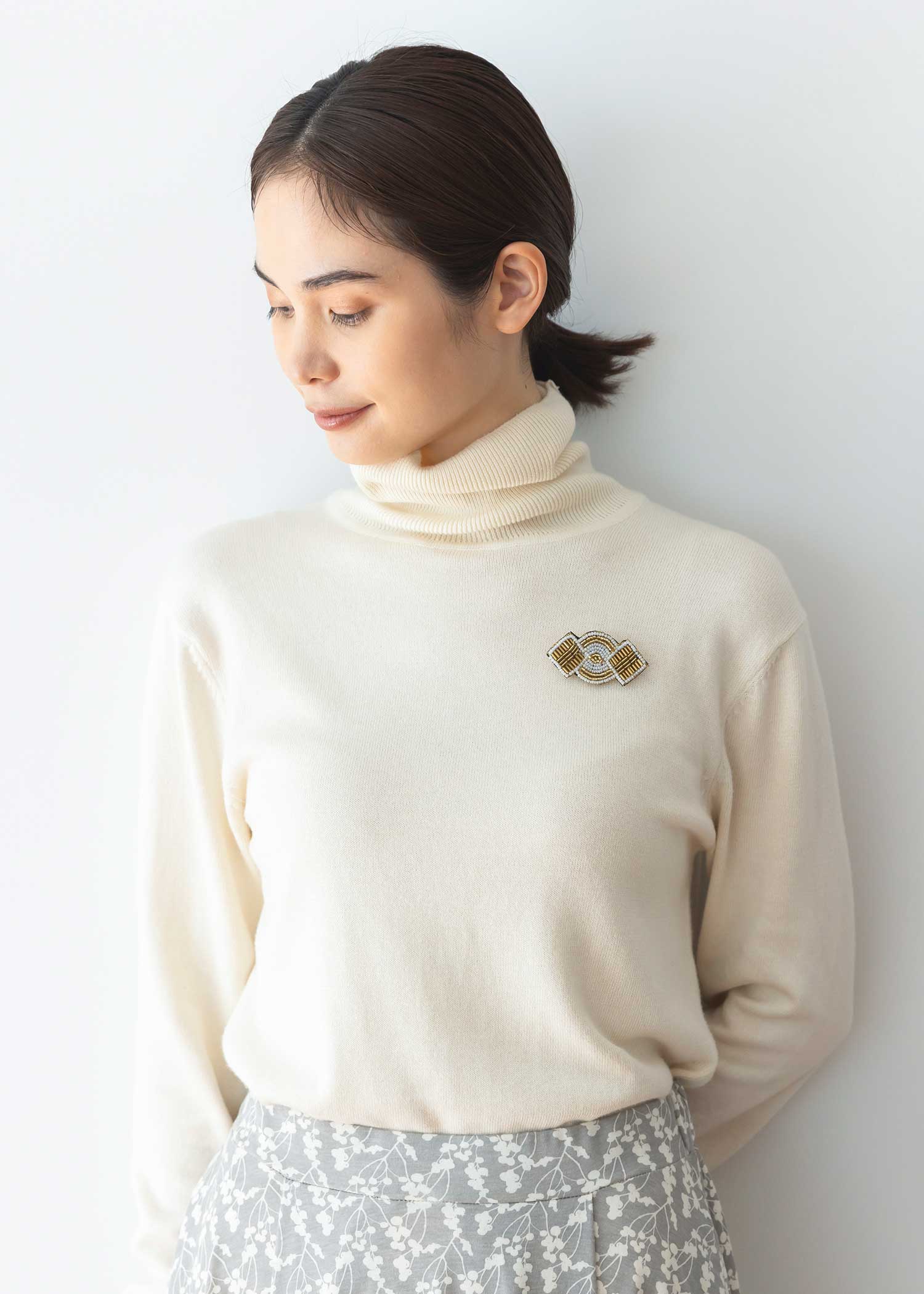 シードビーズスクエア&サークルブローチ