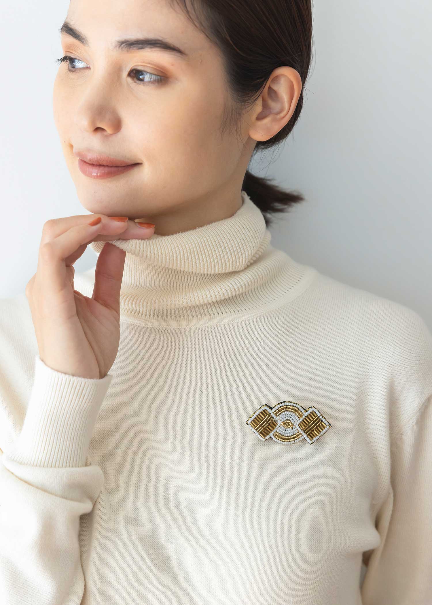 シードビーズスクエア&サークルブローチ