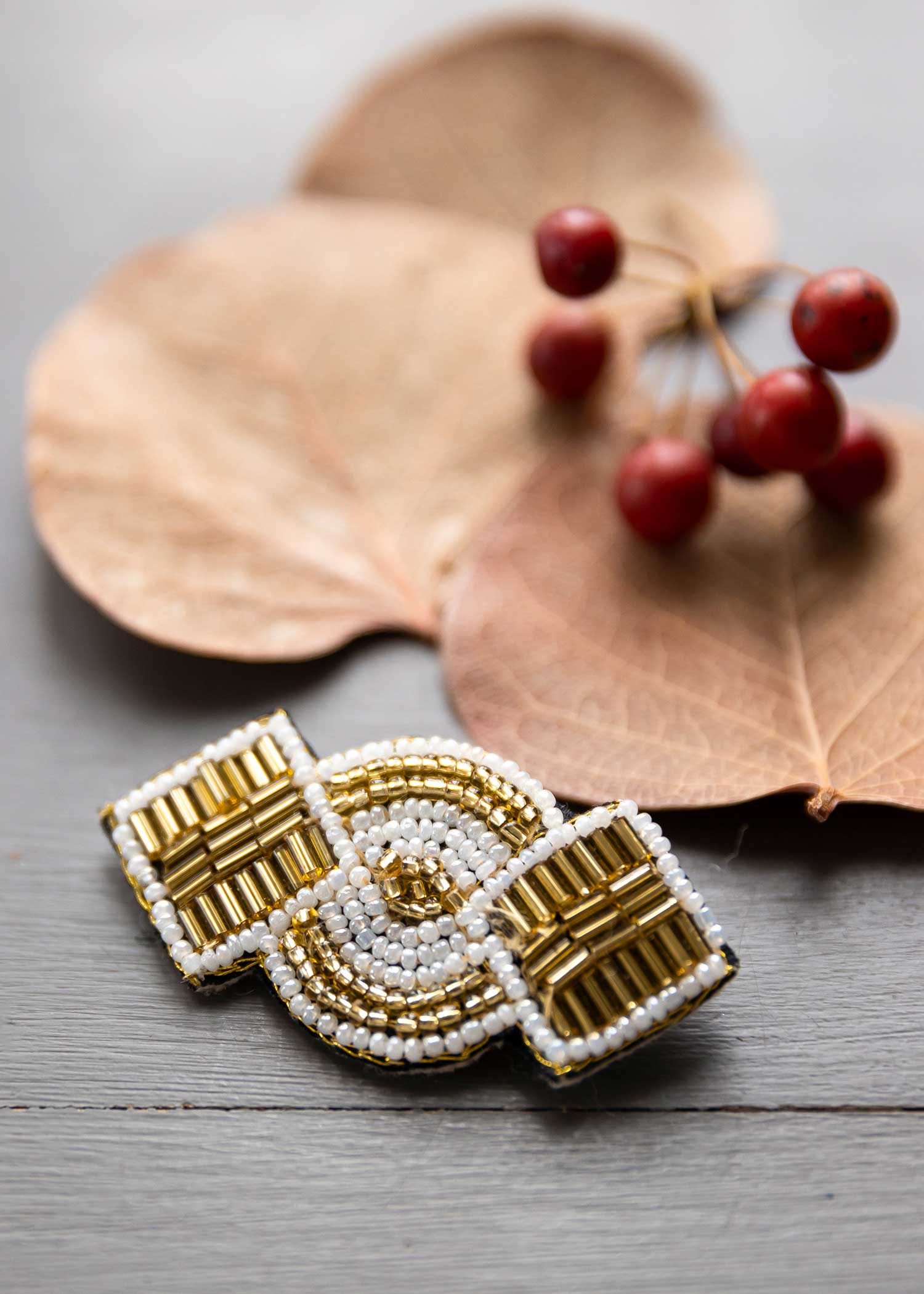 シードビーズスクエア&サークルブローチ