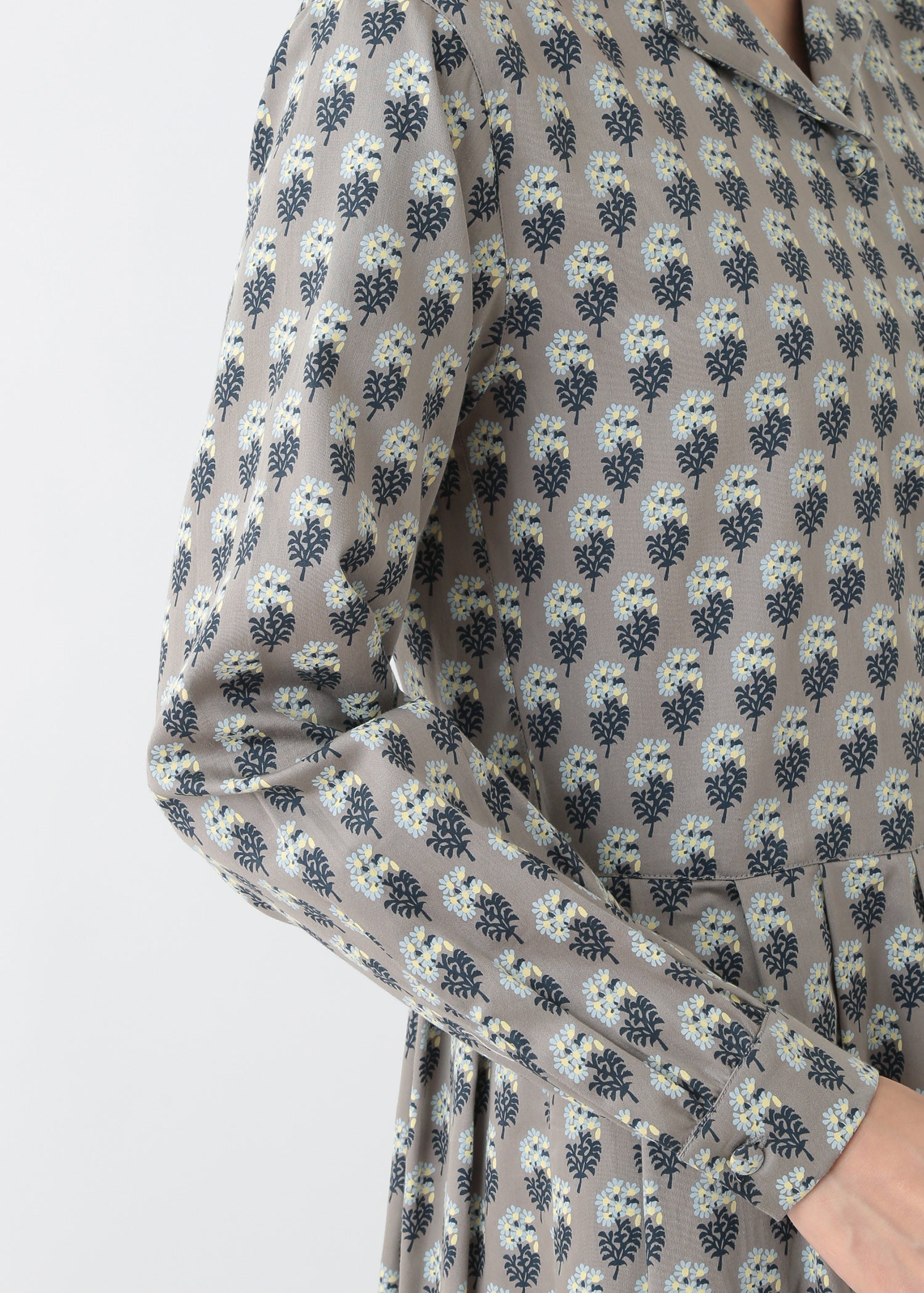 V&A オーガニックコットンサテンシャツワンピース エスター柄