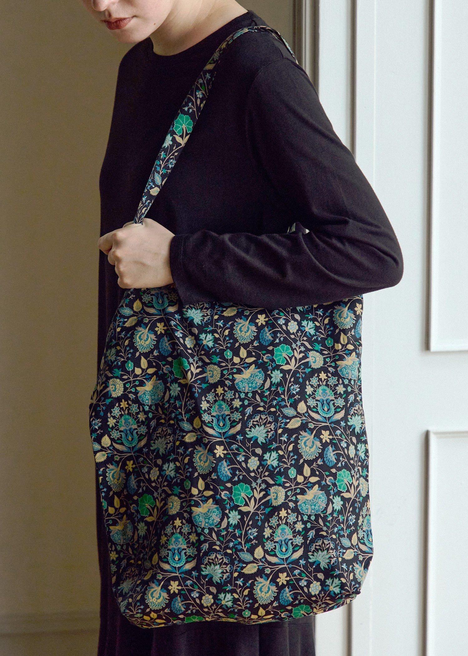 V&A オーガニックコットントートバッグ ヤスミン柄