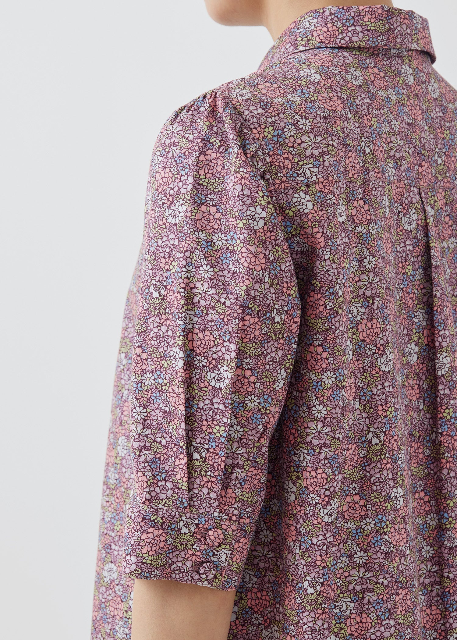 V&A オーガニックコットンサテンシャツ フローラリア柄