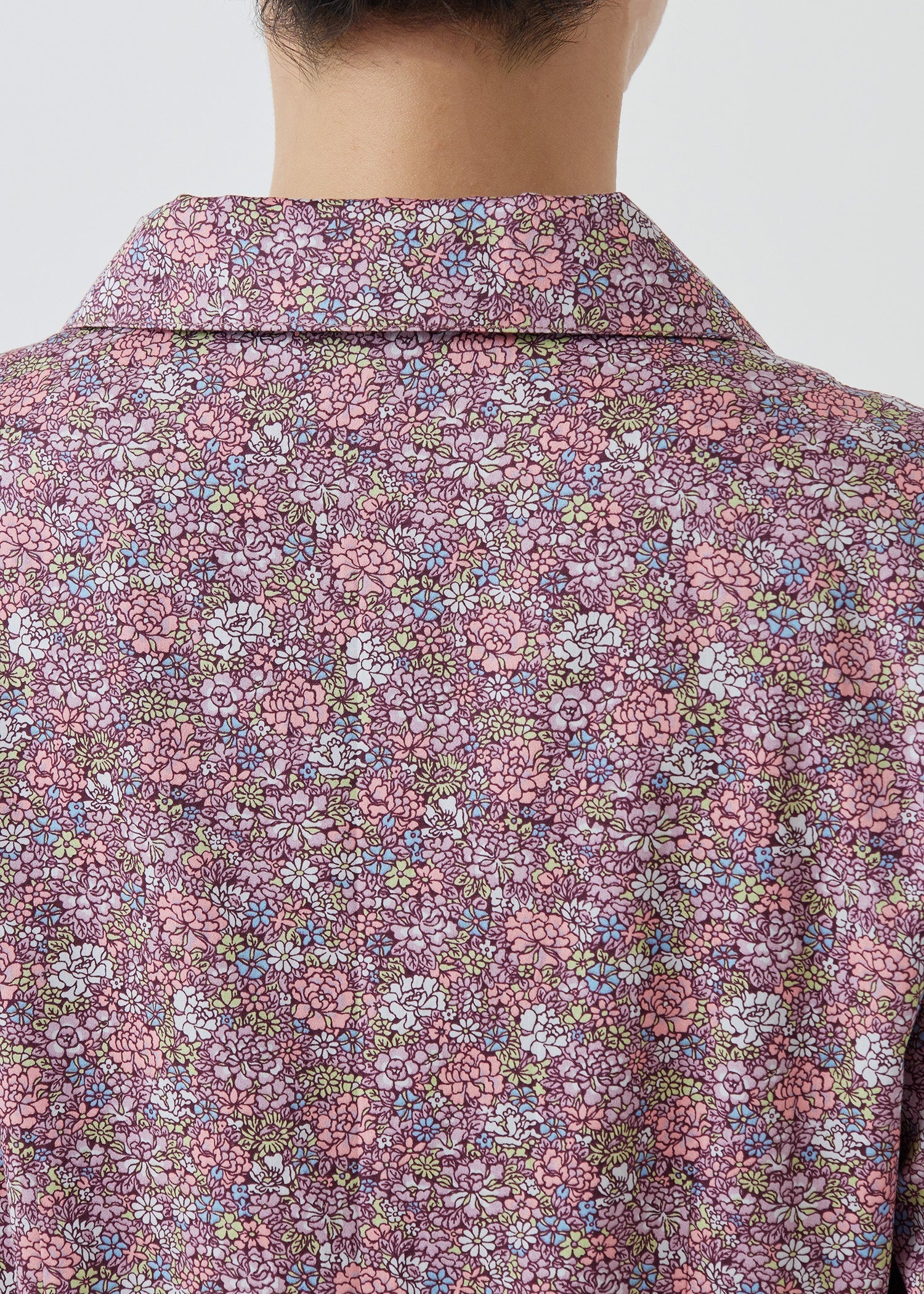 V&A オーガニックコットンサテンシャツワンピース フローラリア柄