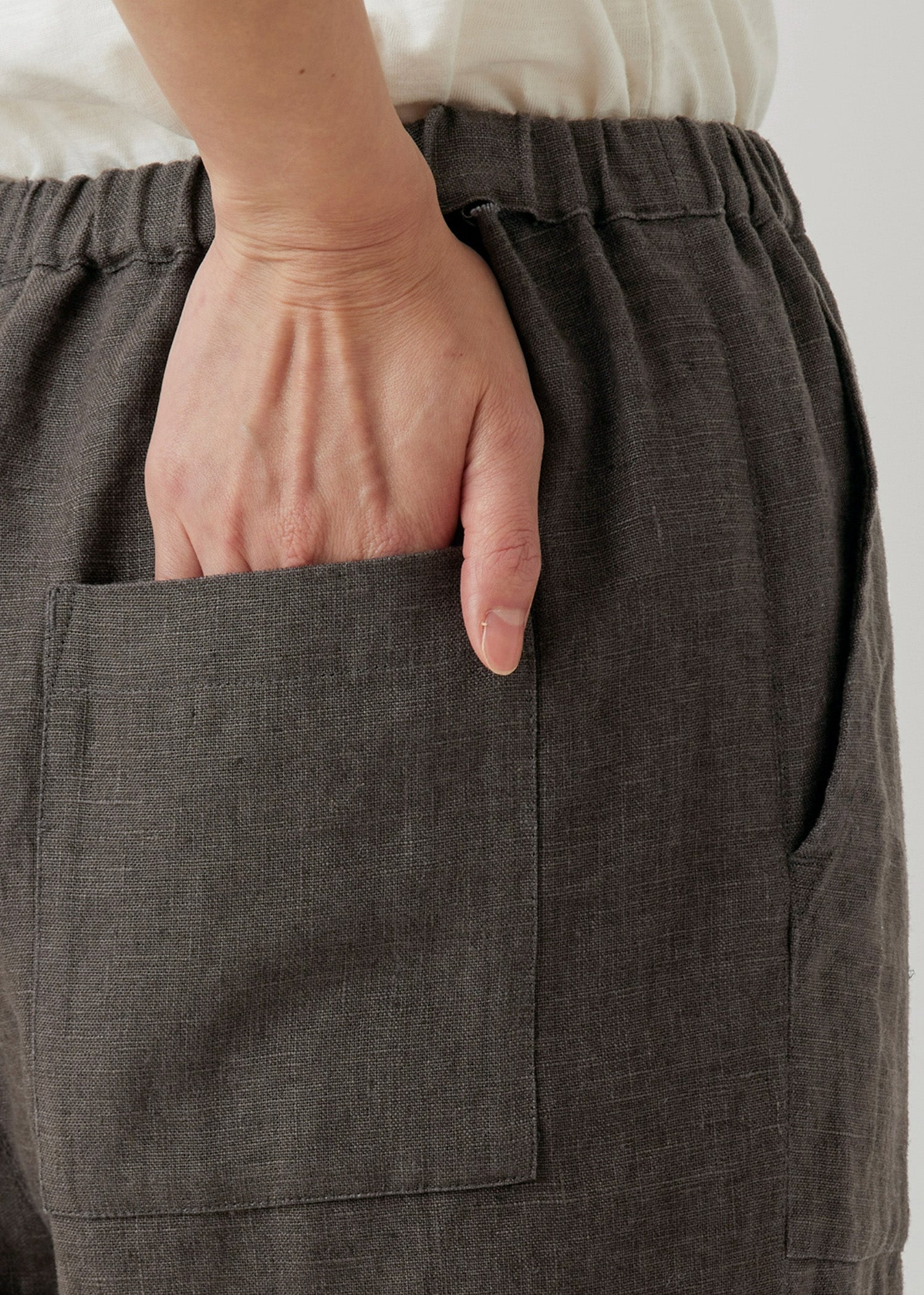 リネンテーパードパンツ