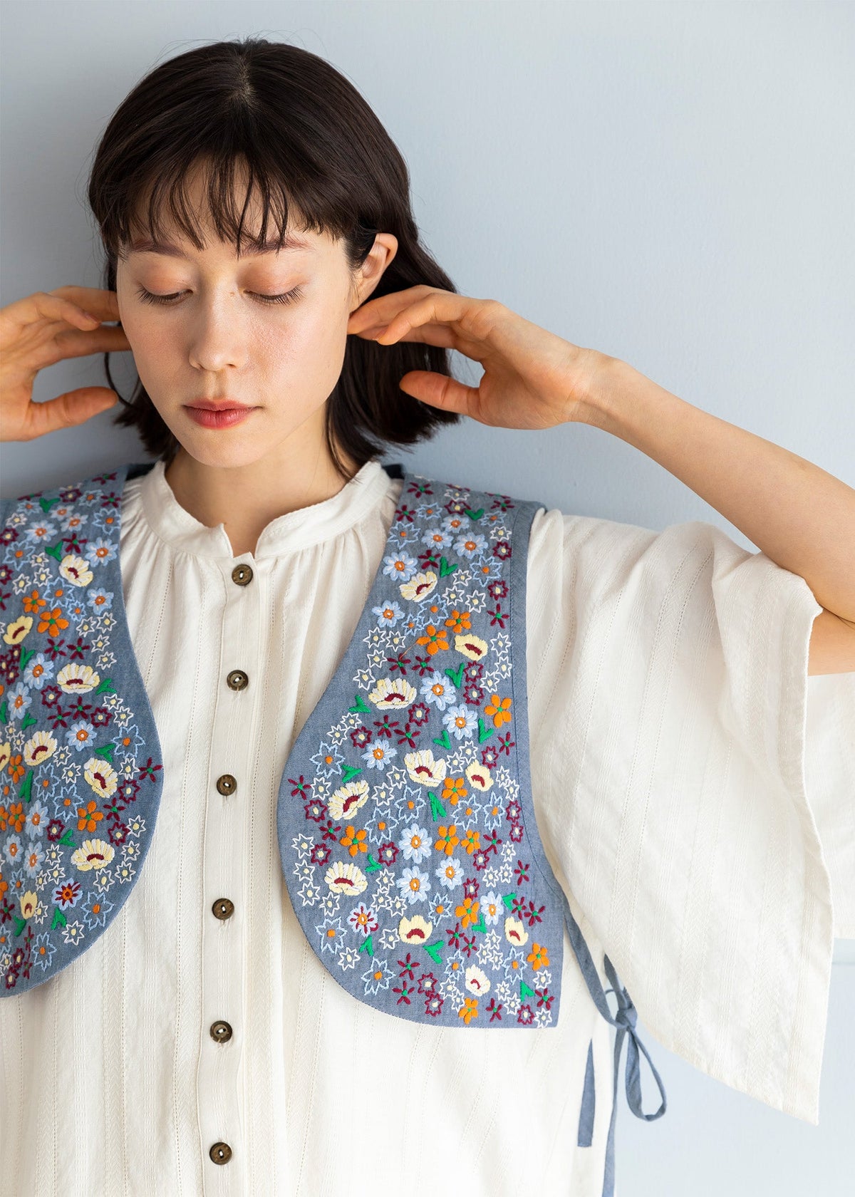 オーガニックコットンフラワー手刺繍ベスト