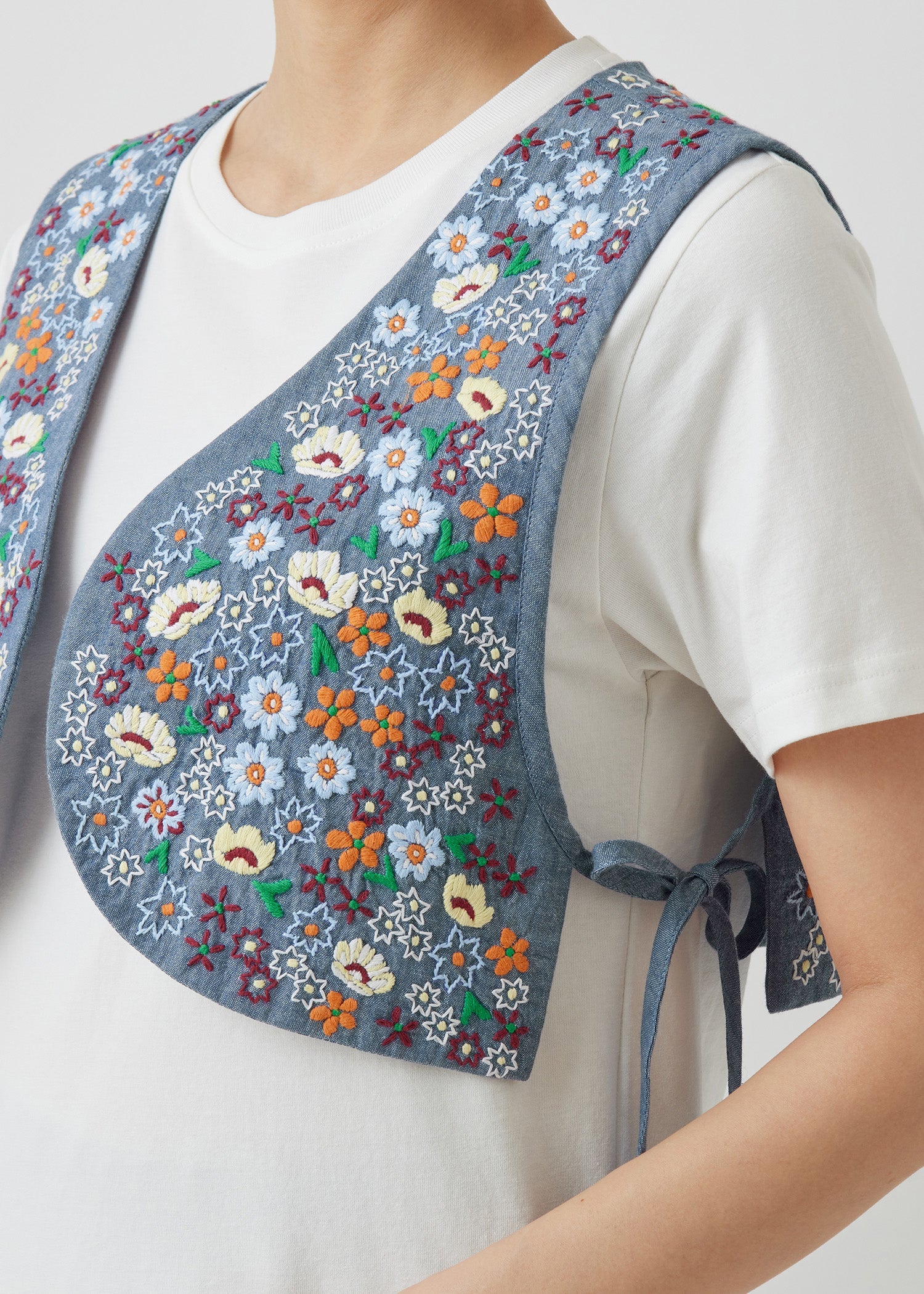 オーガニックコットンフラワー手刺繍ベスト