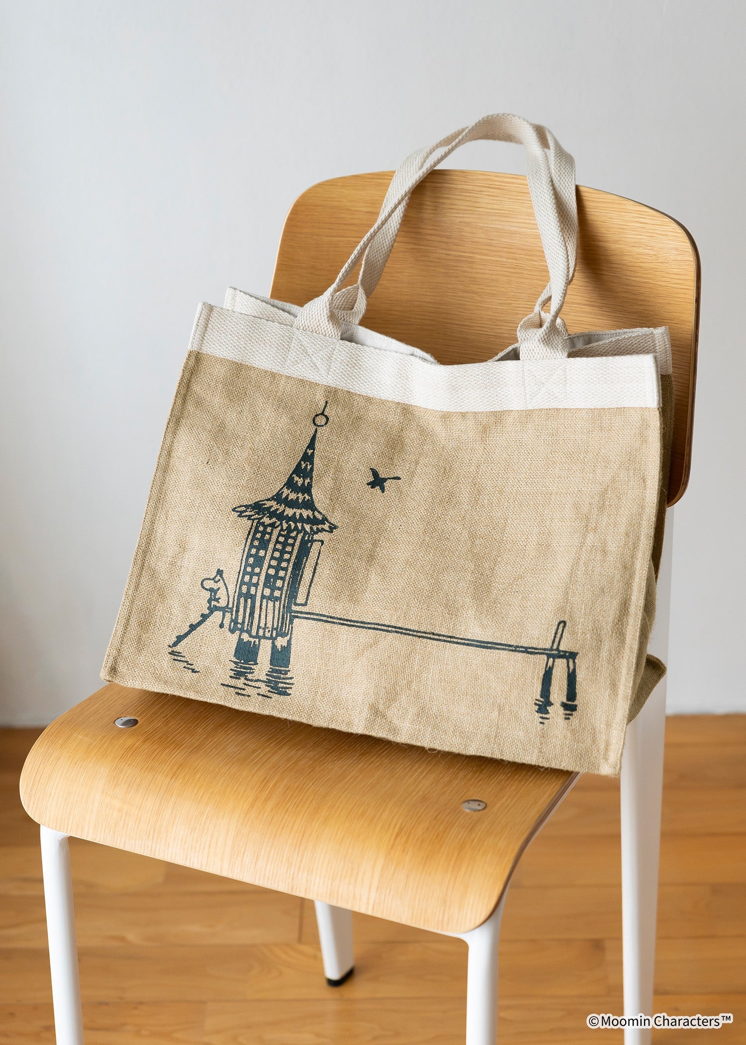 ムーミン ジュートプリントビッグトート・船着き場でもの思いにふける