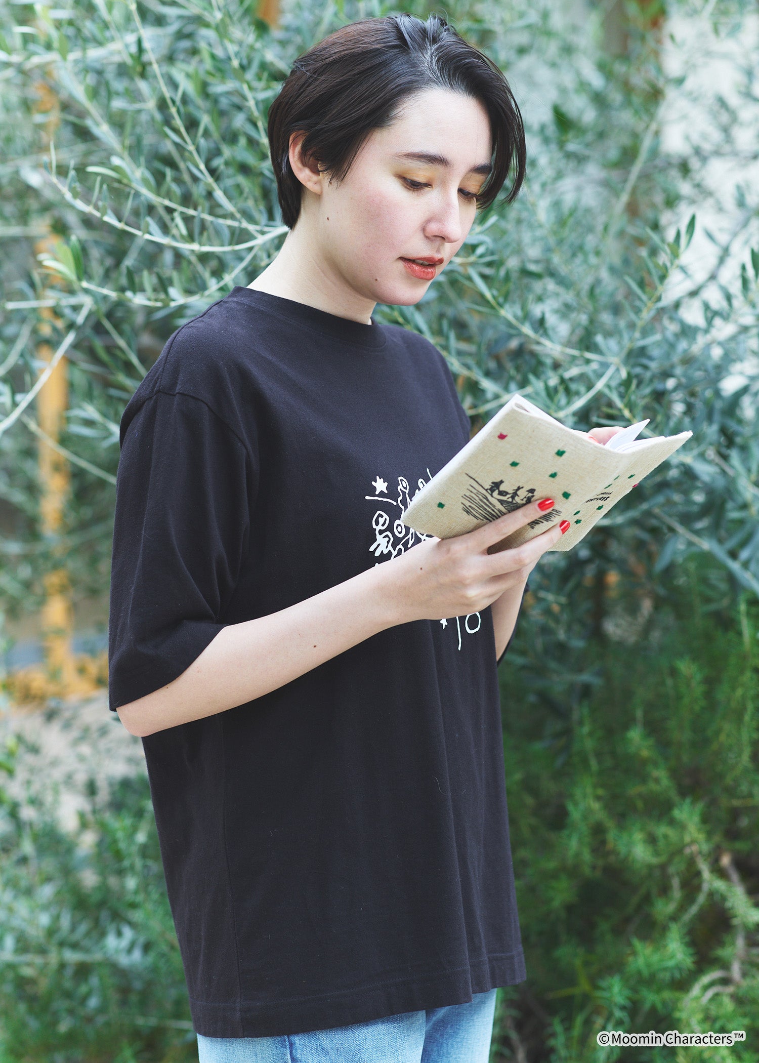 ムーミン 80周年記念ジュート&コットンのブックカバー・ムーミンたちの小さな冒険