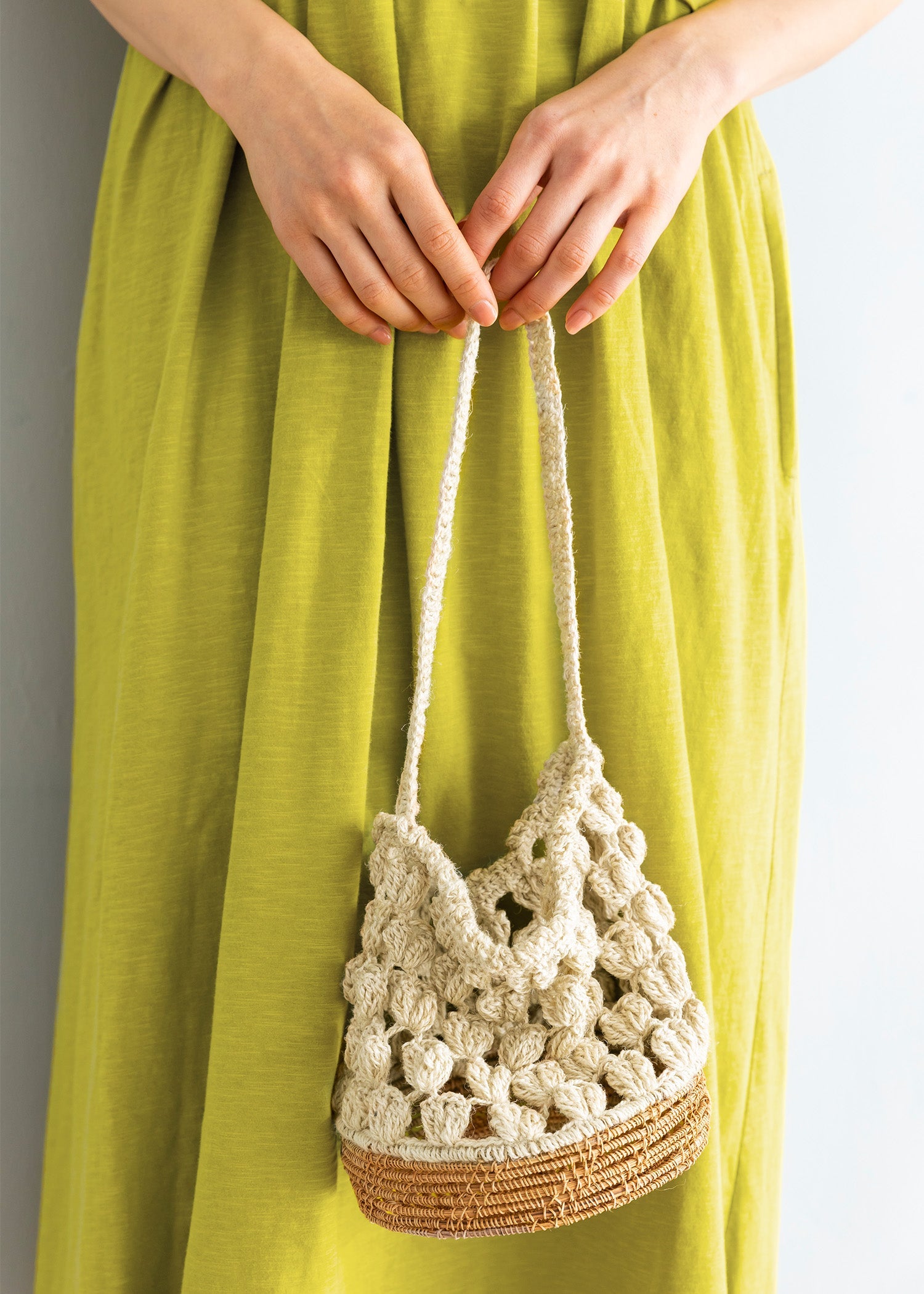 ジュートのラウンドクロシェバッグ