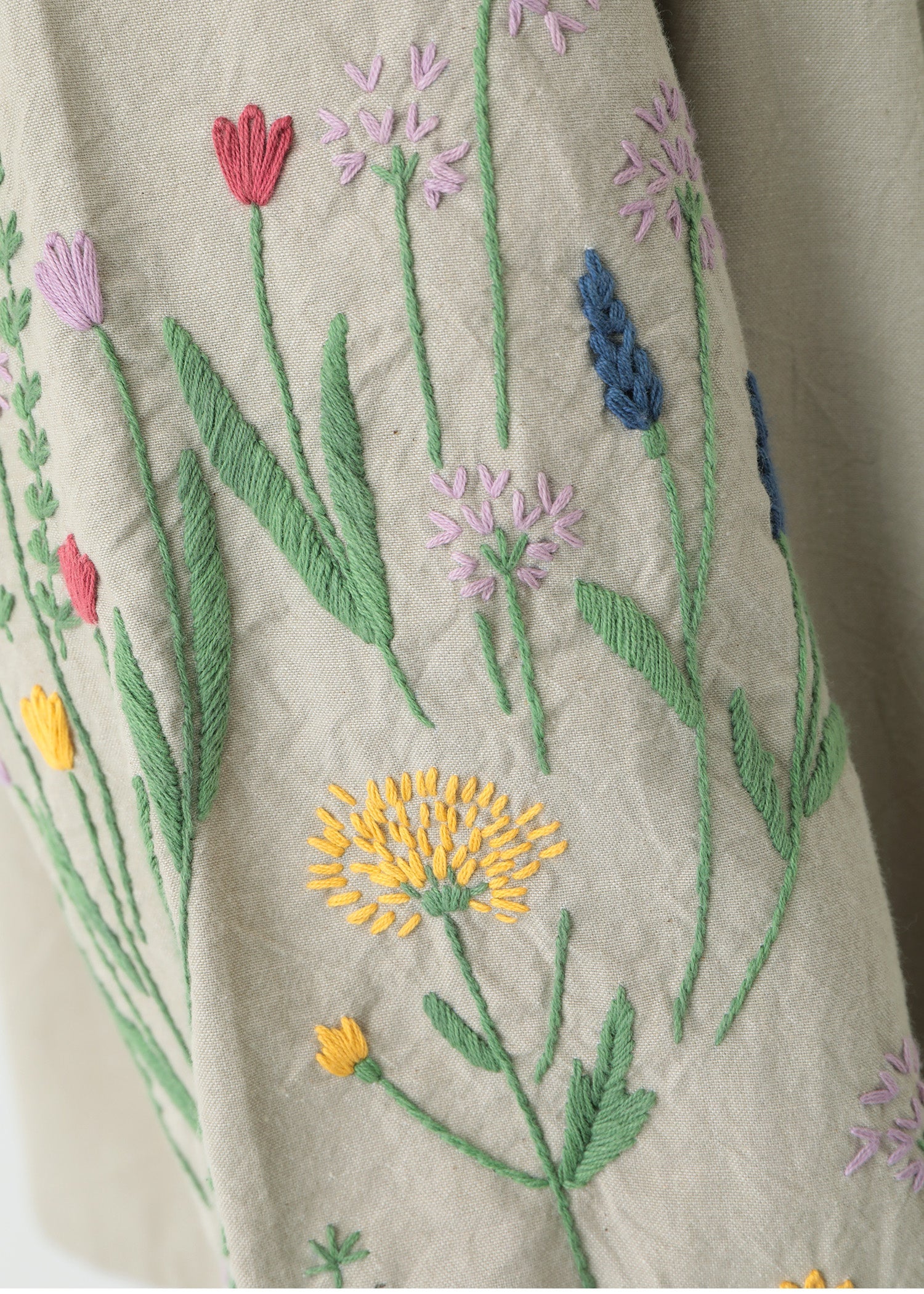 手織りオーガニックコットン フラワー手刺繍 タックヨークブラウス