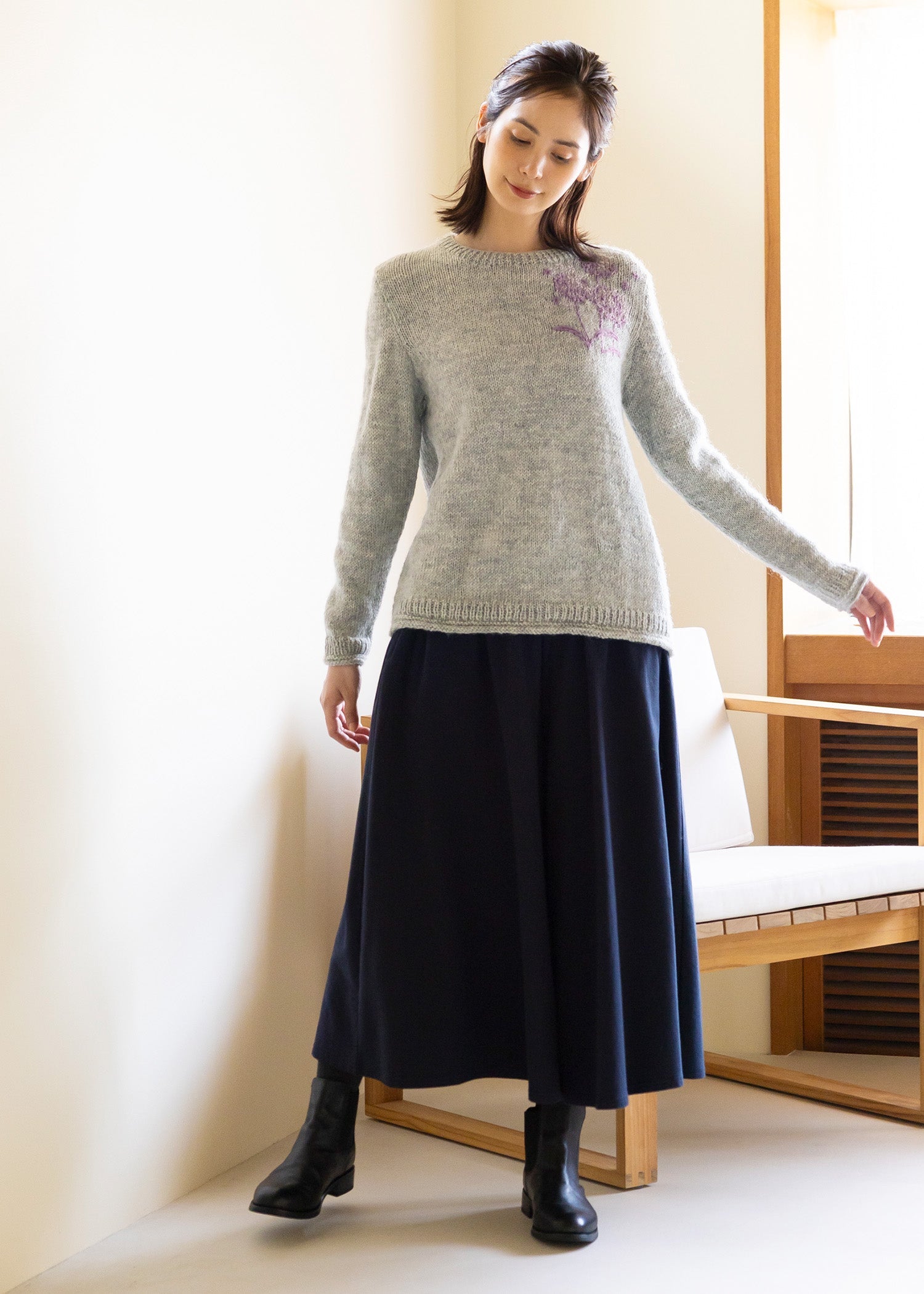 手編みフラワーモチーフ手刺繍プルオーバー