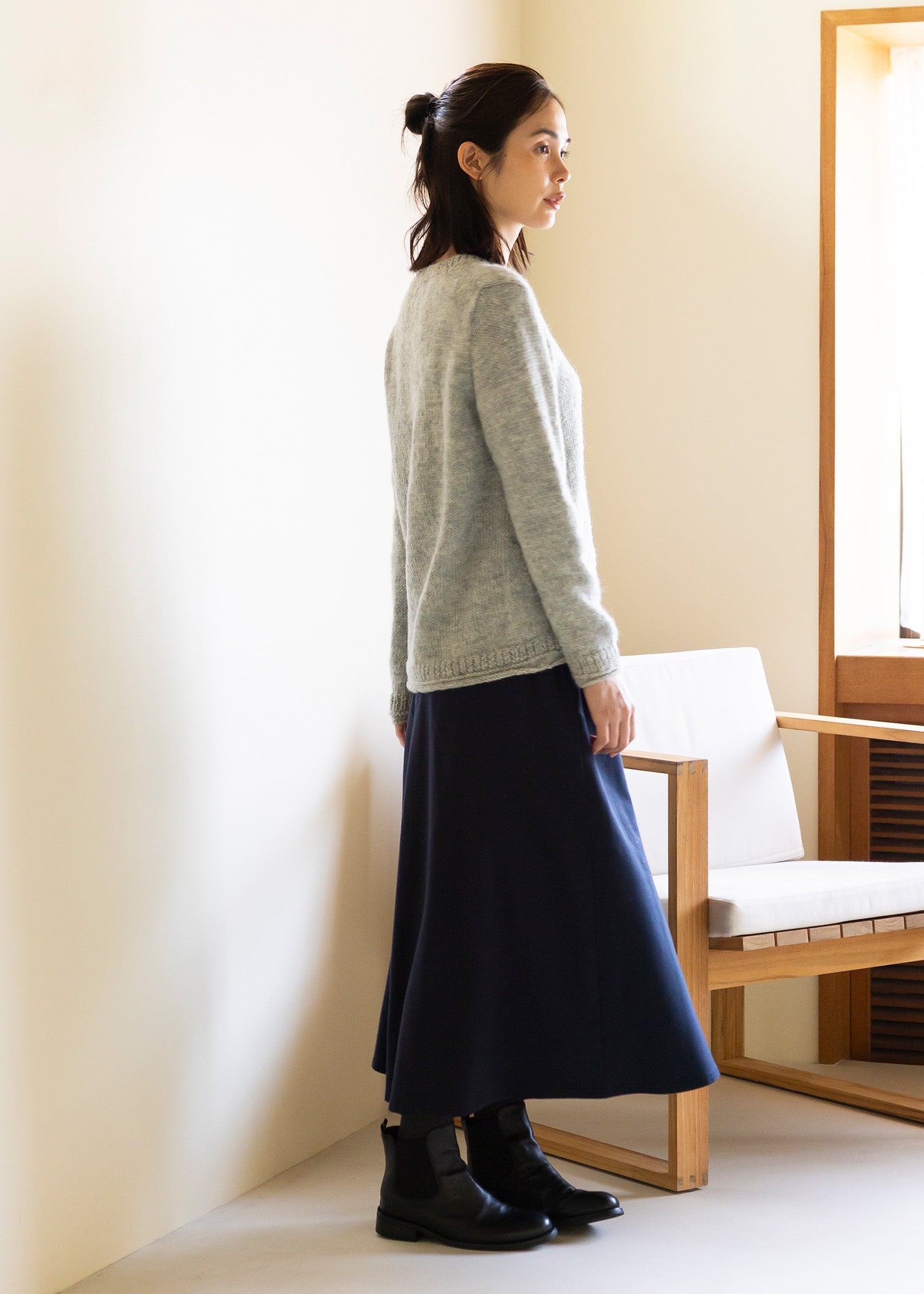 手編みフラワーモチーフ手刺繍プルオーバー