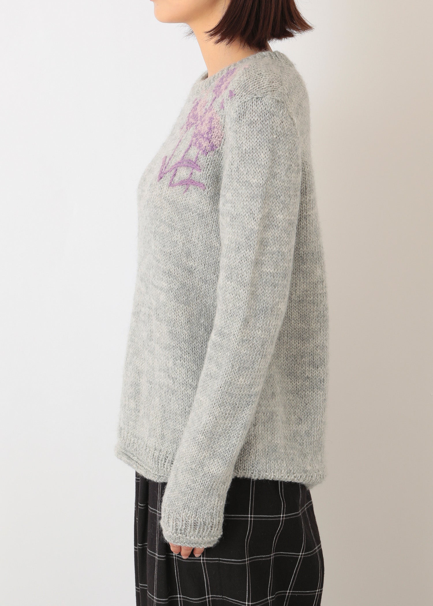 手編みフラワーモチーフ手刺繍プルオーバー