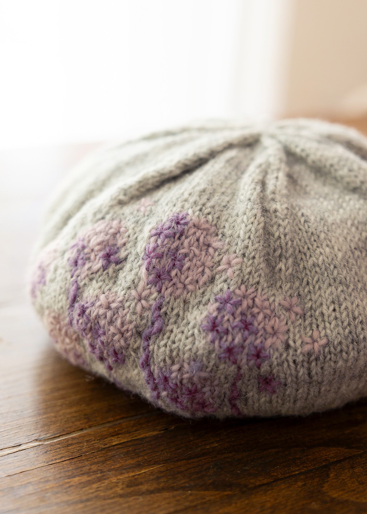 手編みフラワーモチーフ手刺繍ベレー