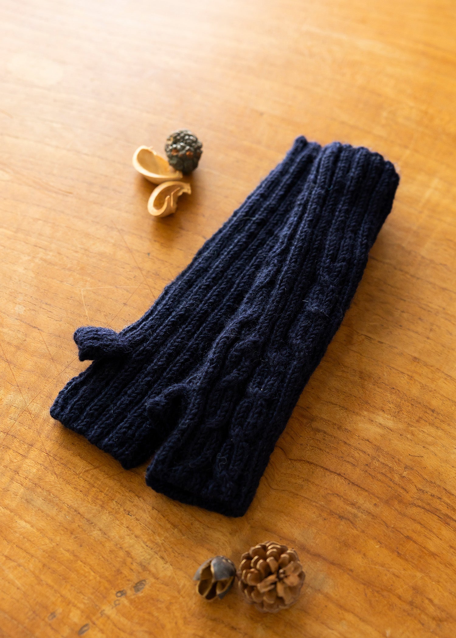 手編みケーブル柄ロングアームウォーマー