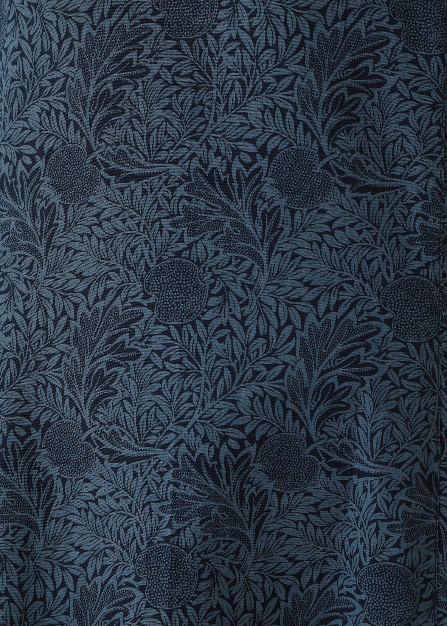 V&A オーガニックコットンサテン ラウンドヨークブラウス アップル柄