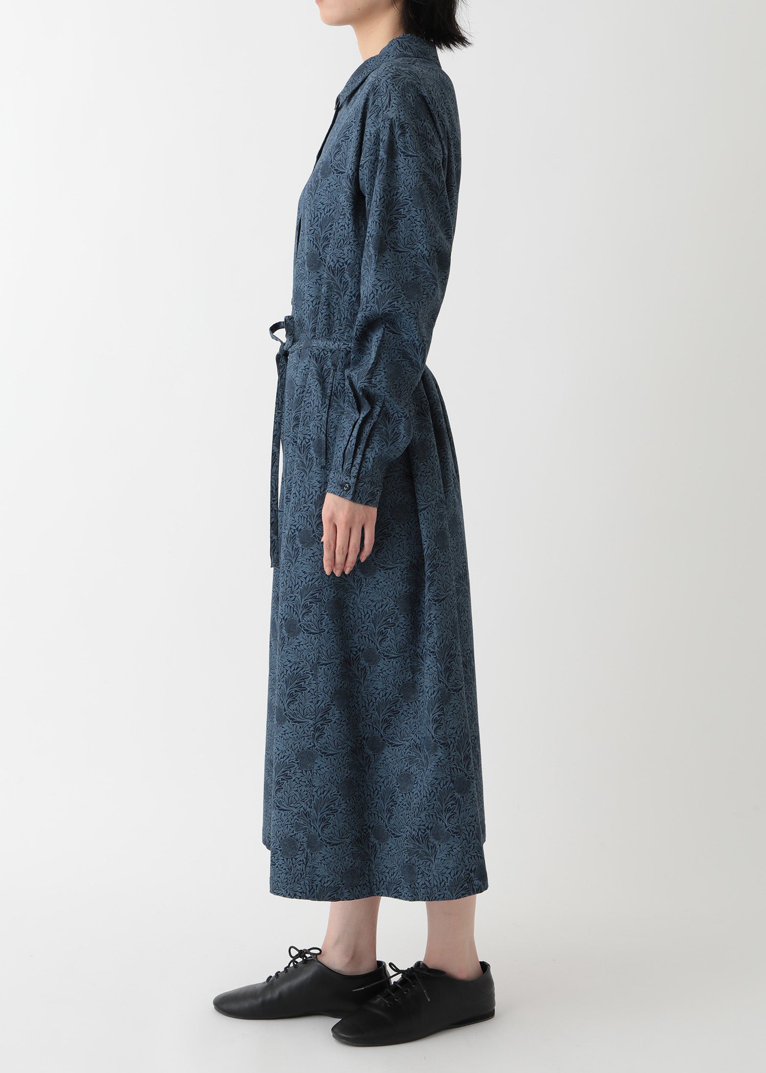 V&A オーガニックコットンサテン シャツワンピース アップル柄