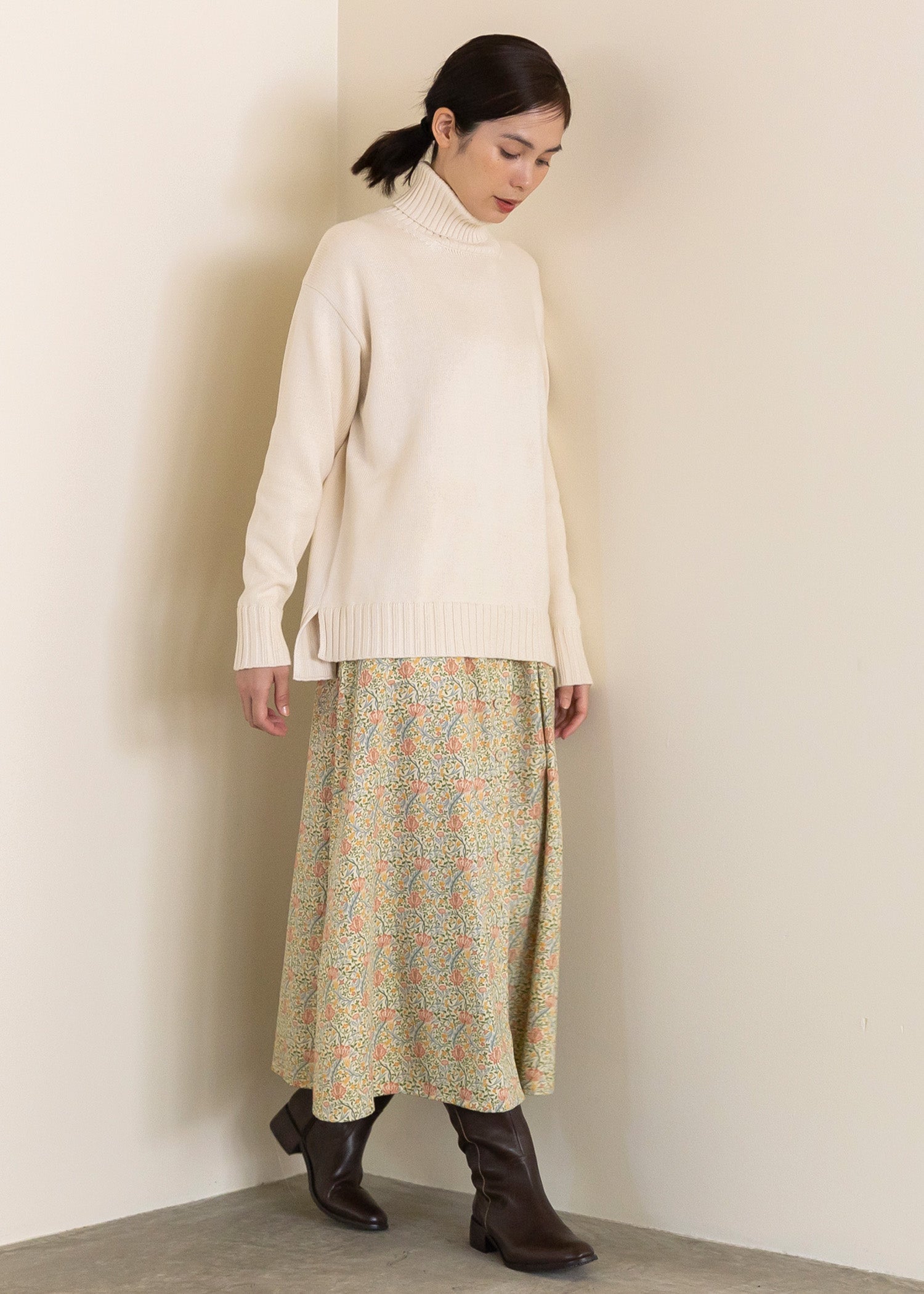 V&A オーガニックコットンサテン フレアスカート フローラ柄